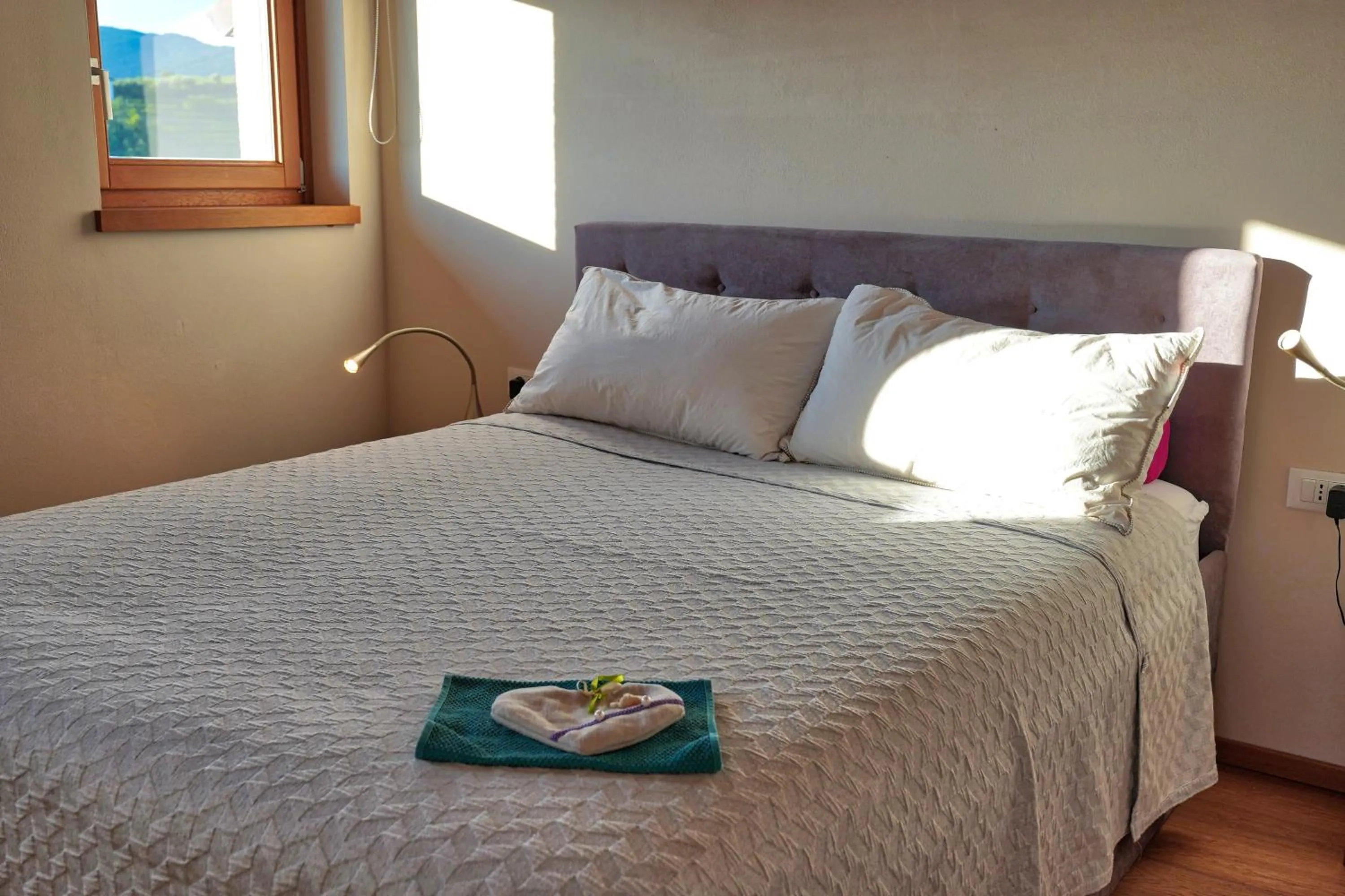 Bedroom, Bed in Suites DANICA