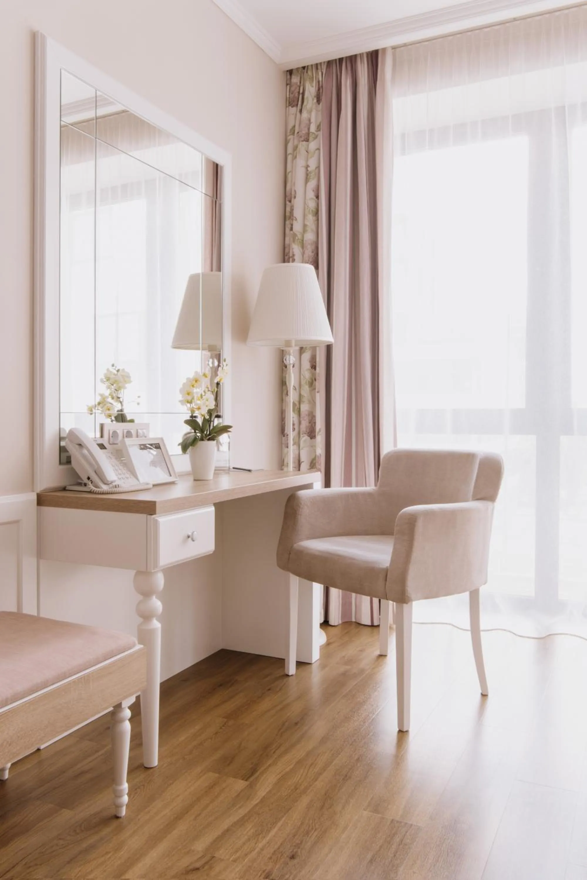 Seating area in Impresamente Art Hotel