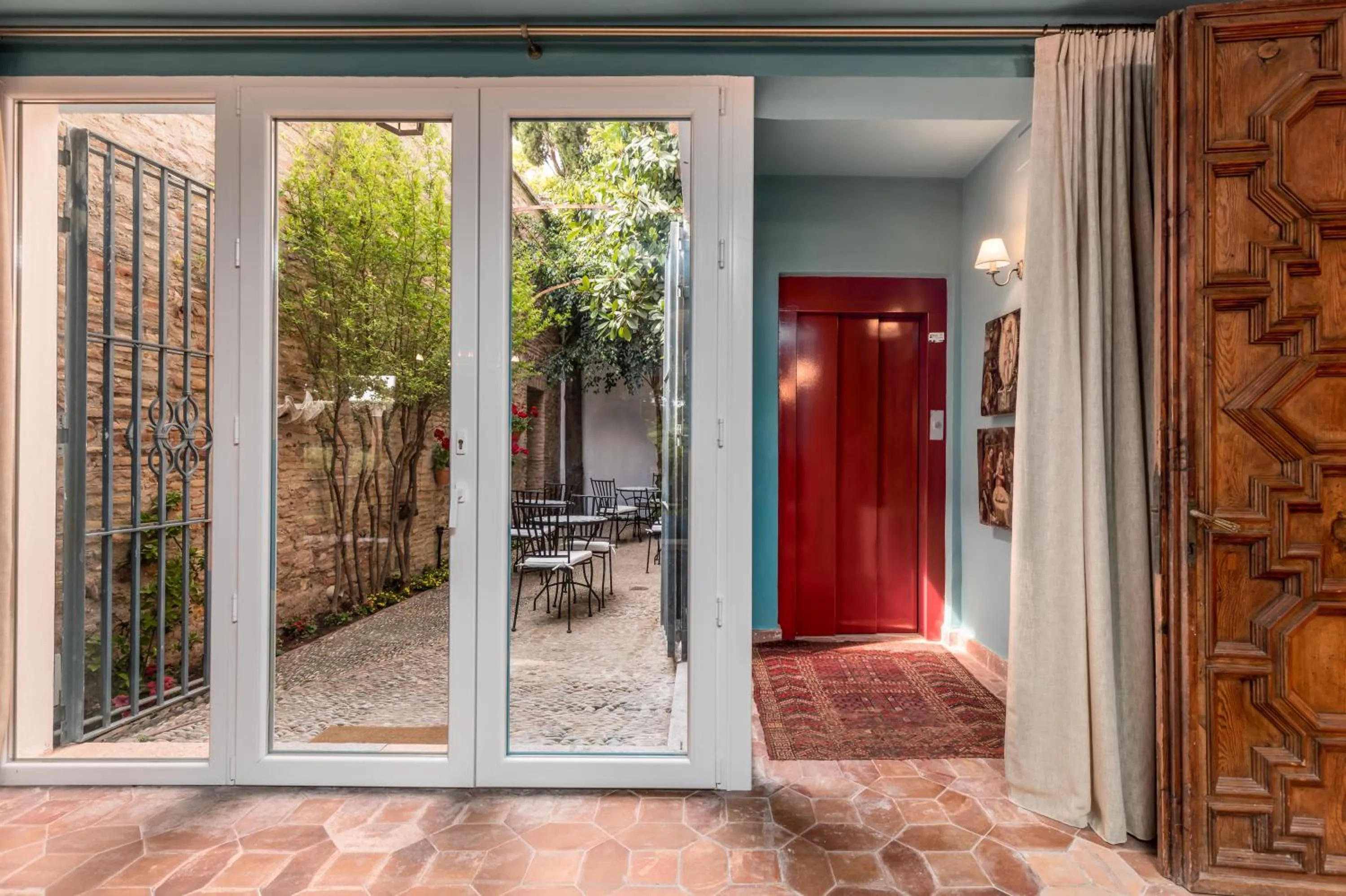 elevator in Alquería Calatrava B&B
