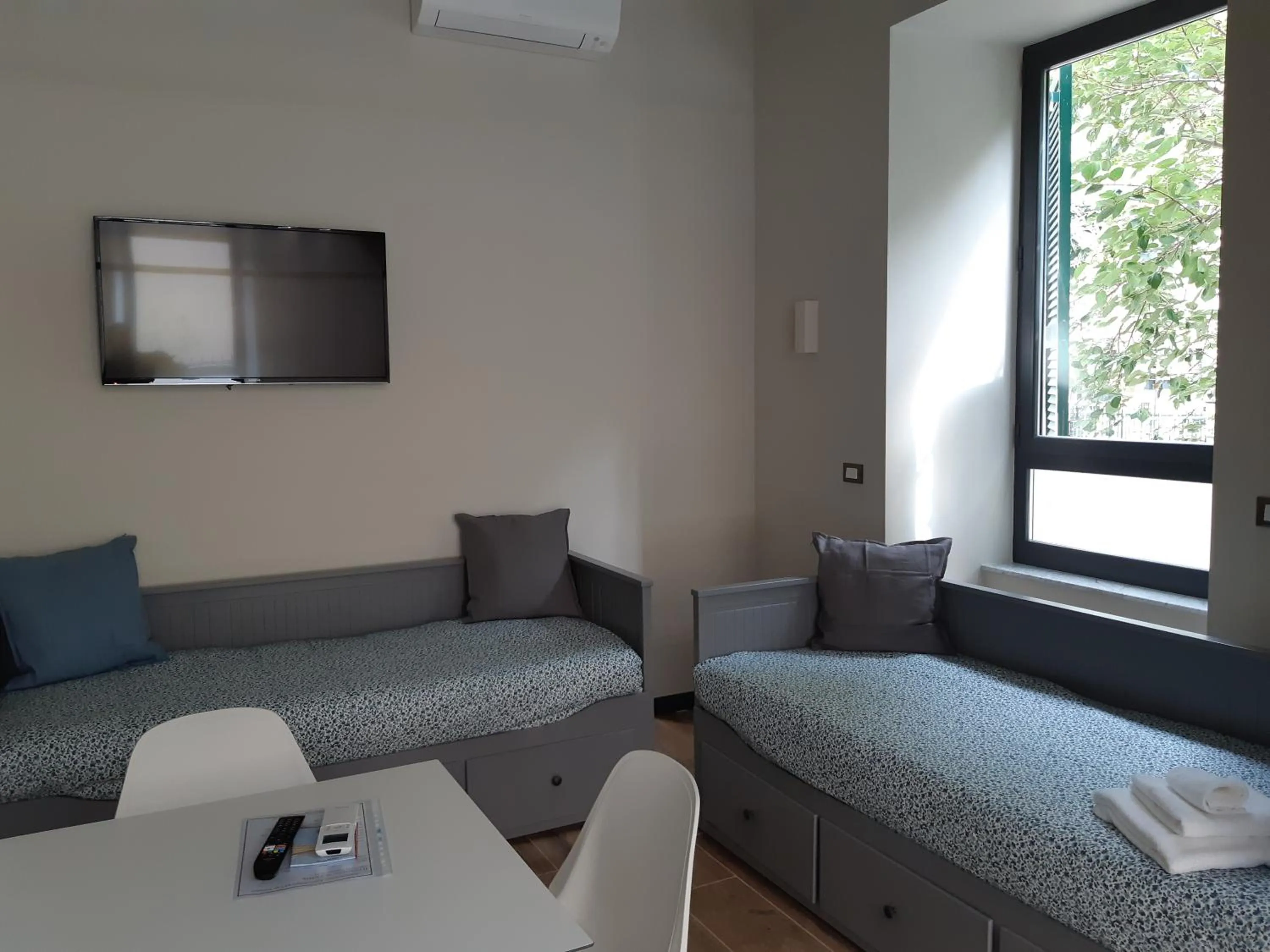 Living room, Bed in Il Giardino di Elettra - FreeParking