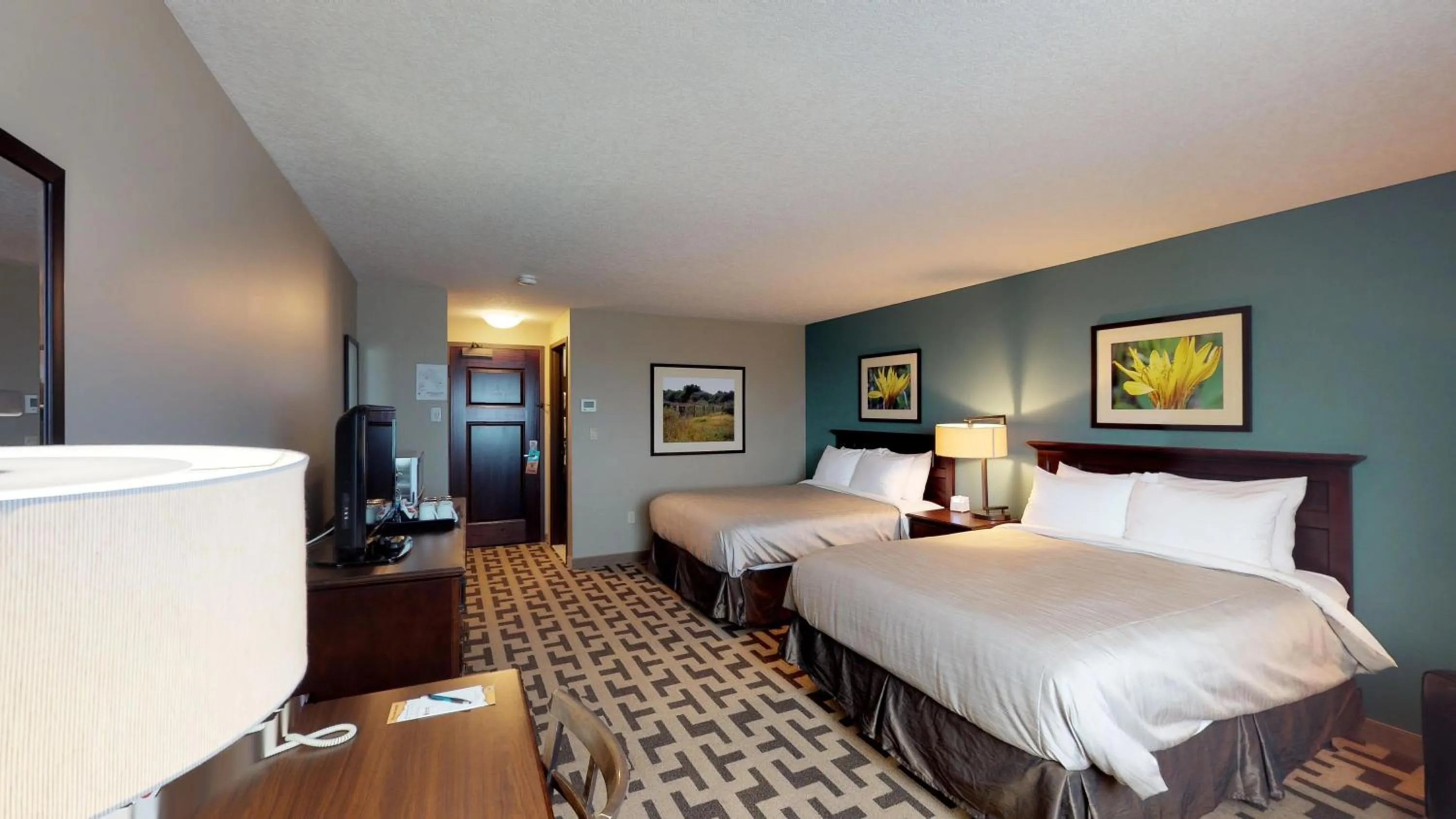 Bed in Bear Claw Casino & Hotel