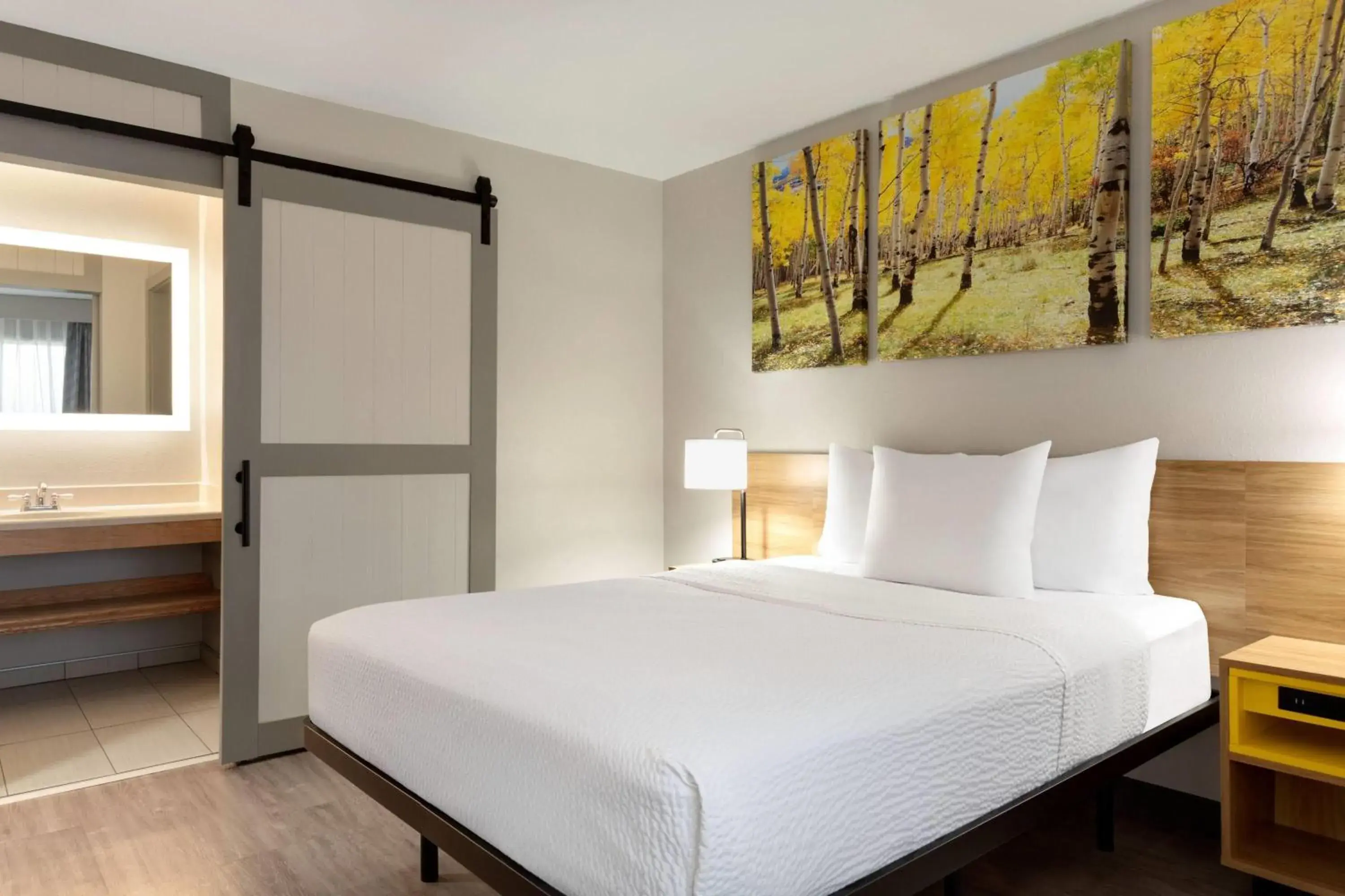 Queen Room - Non-Smoking in Days Inn by Wyndham Worland Queen Room - Non-Smoking in Days Inn by Wyndham Worland