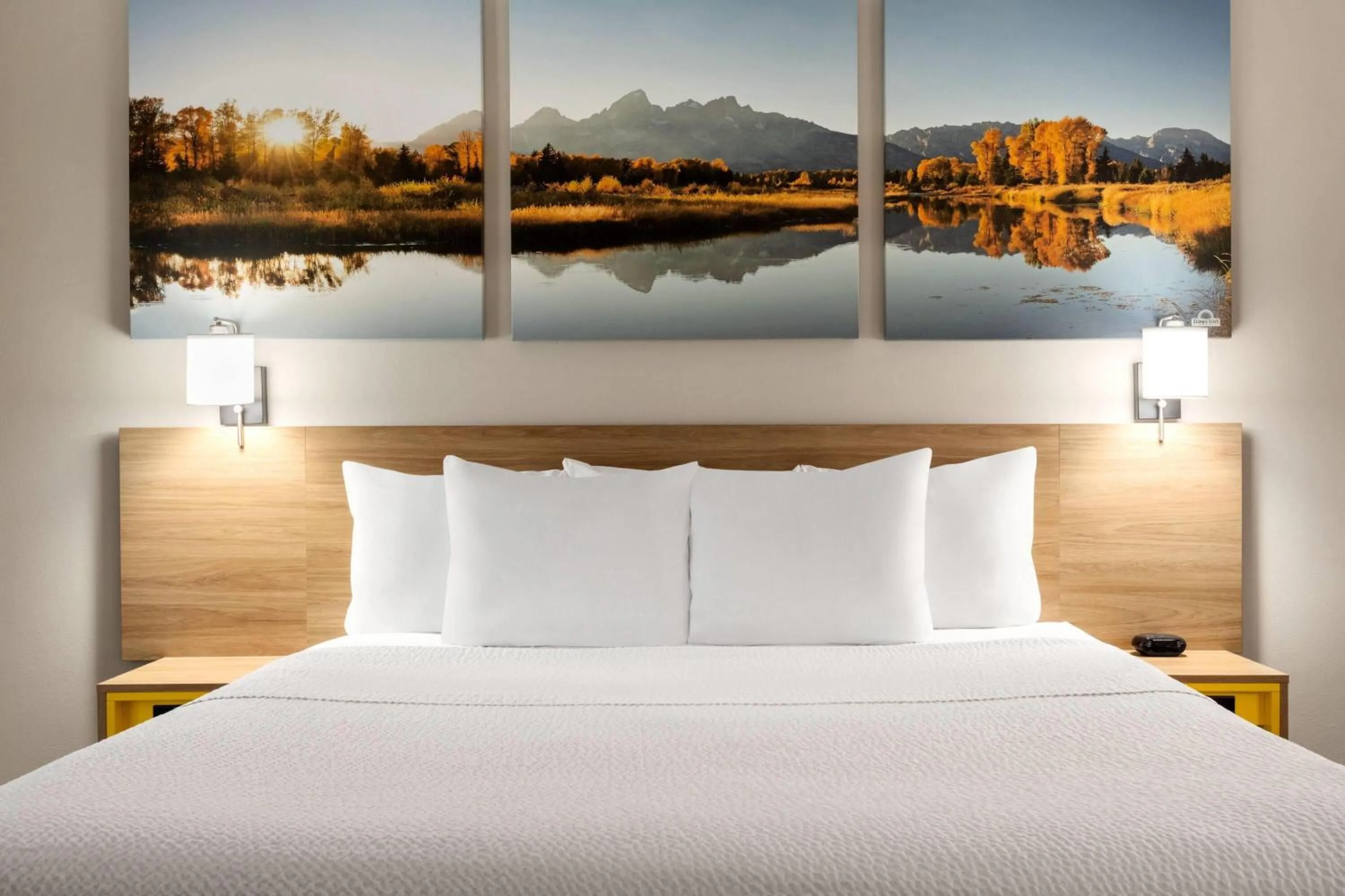 Photo of the whole room, Bed in Days Inn by Wyndham Worland