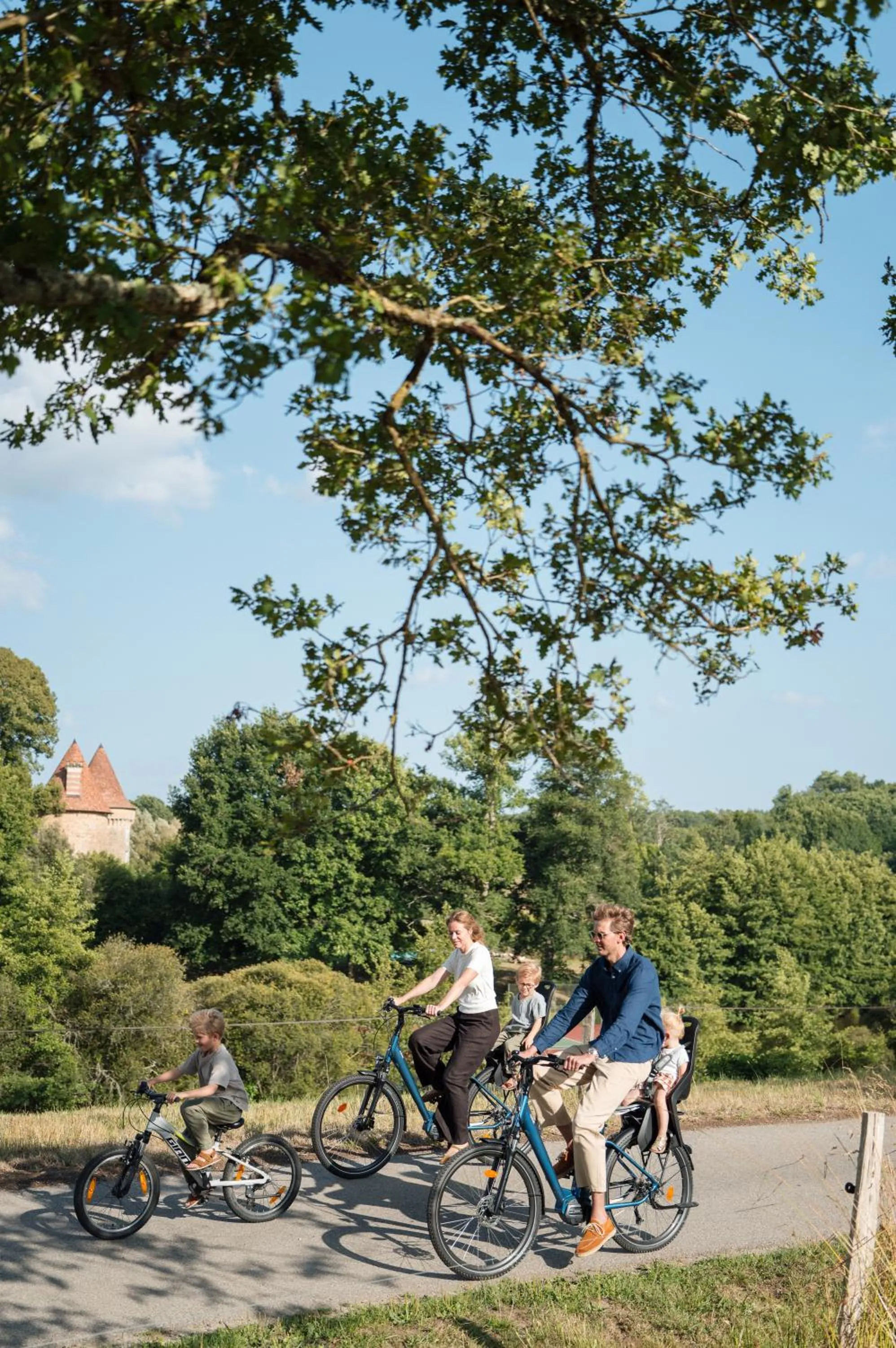 Cycling in Domaine des Etangs, Auberge Collection