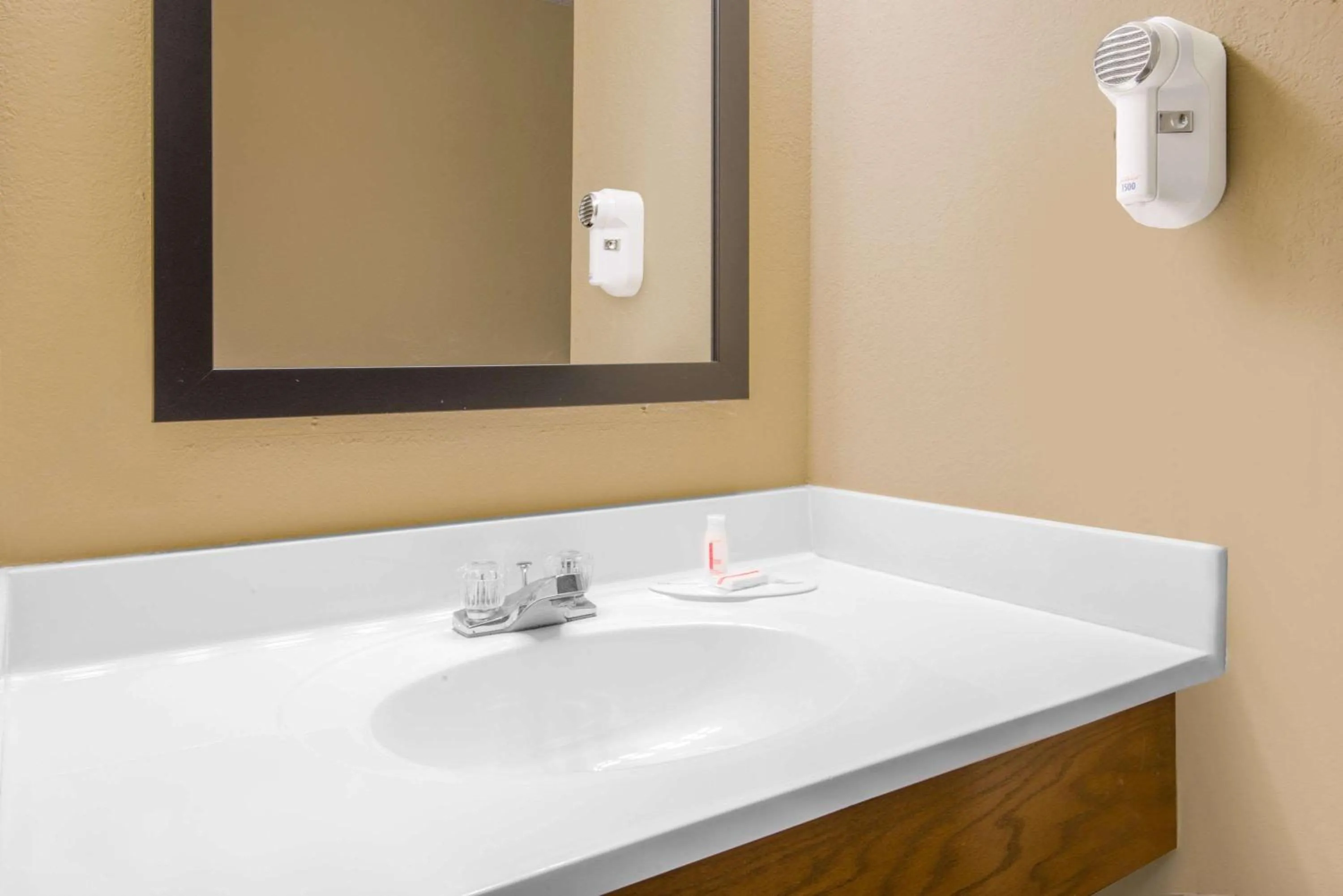 Bathroom in Super 8 by Wyndham Story City