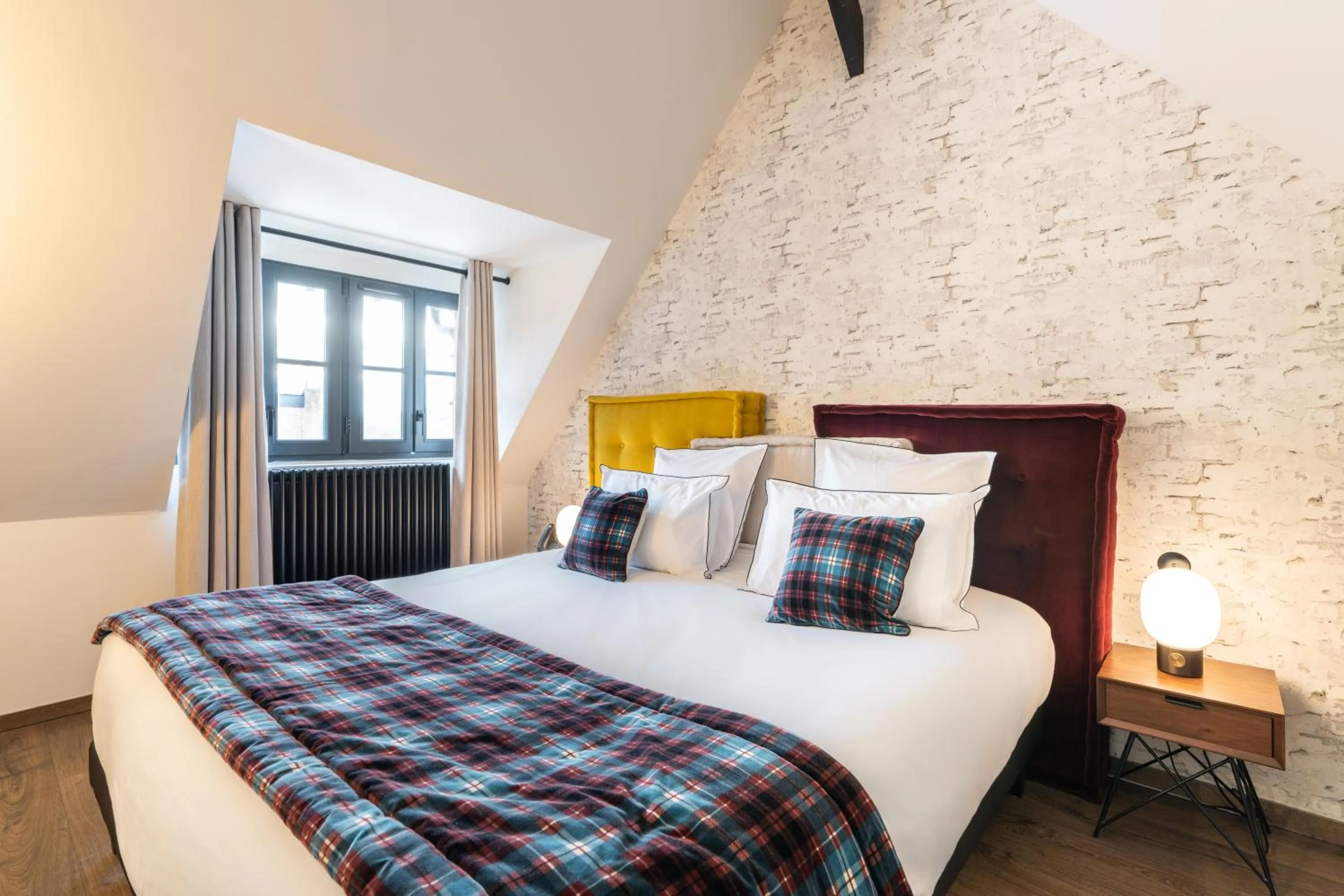 Bed in Les Jardins de Coppélia