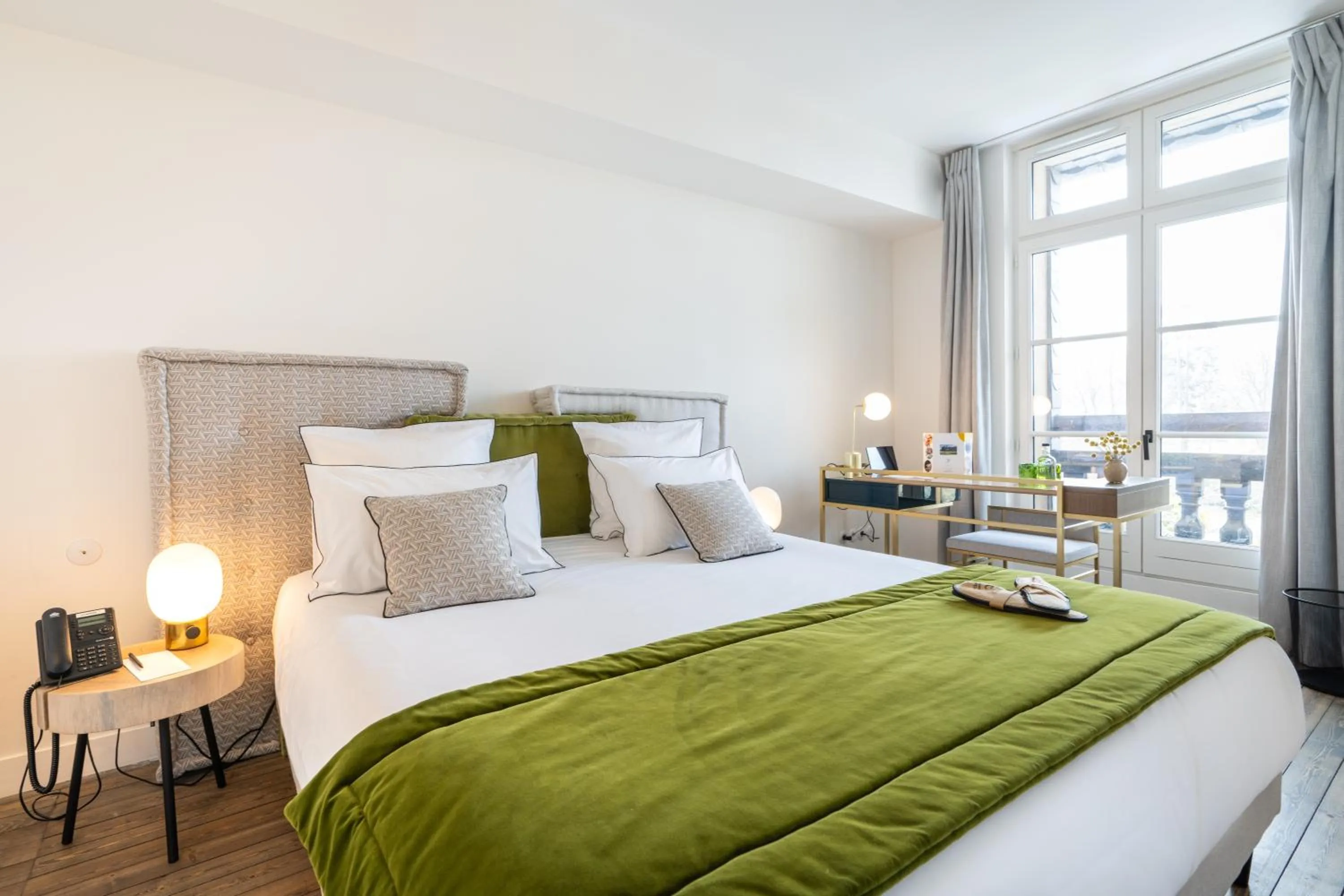 Bed in Les Jardins de Coppélia