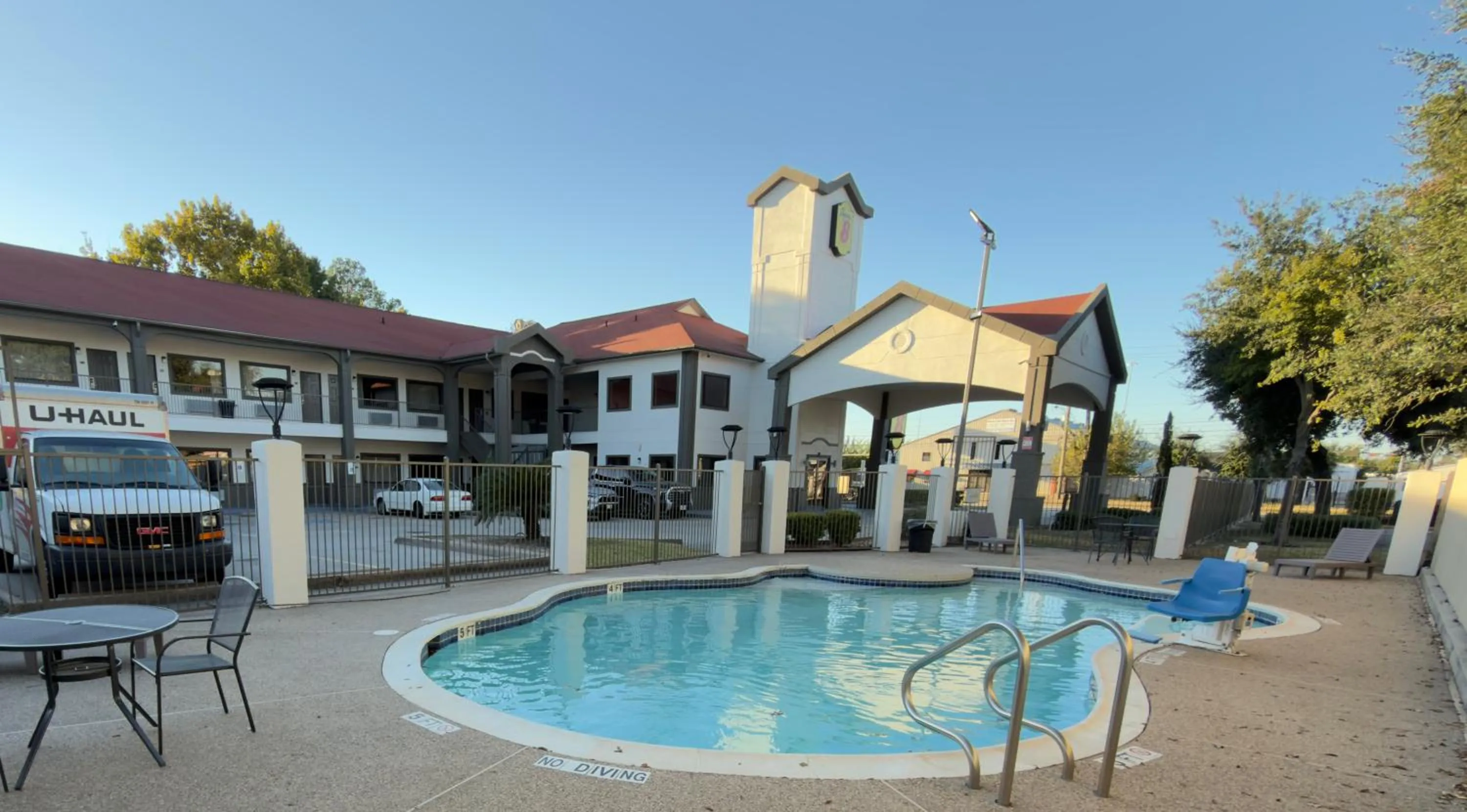 Super 8 by Wyndham Houston/Brookhollow NW