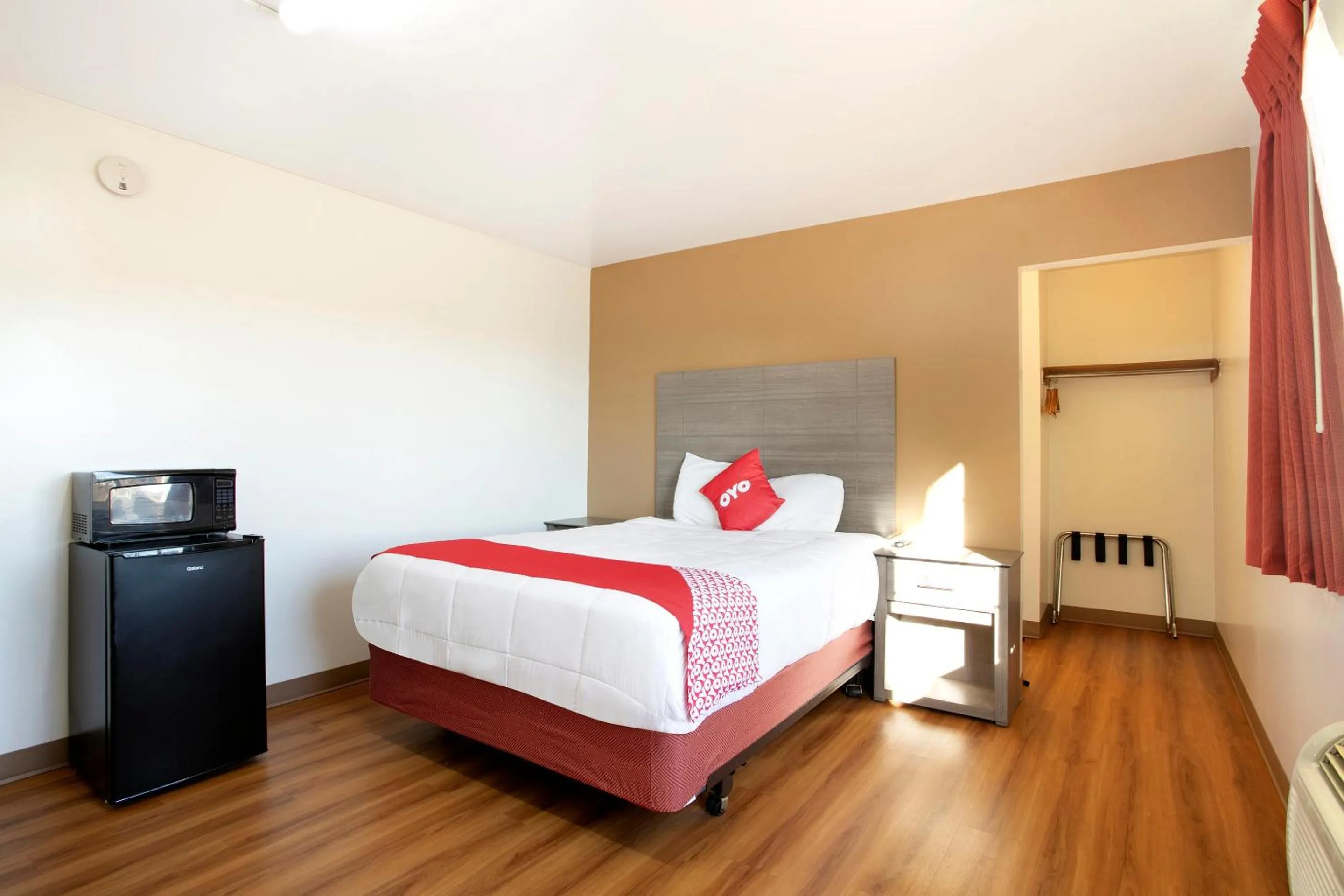 Bedroom in OYO Hotel Kalama