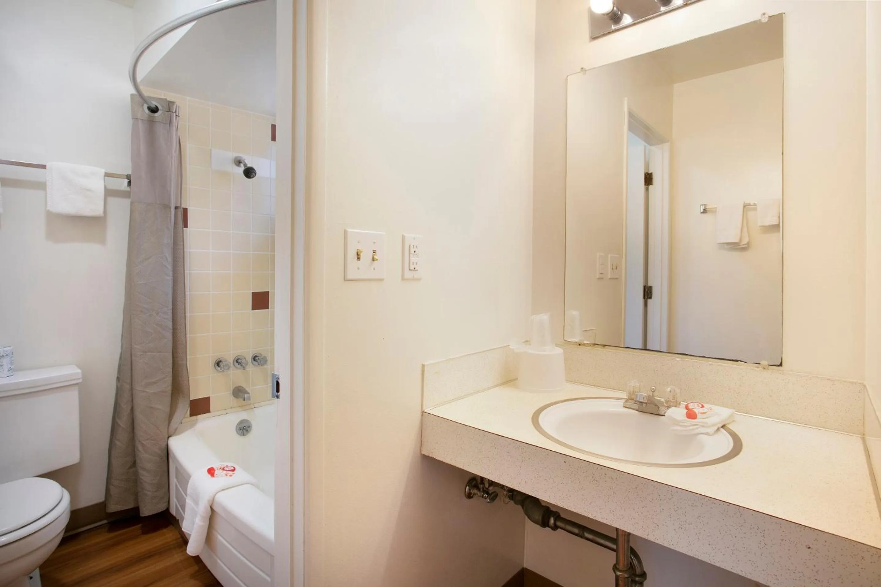 Bathroom in OYO Hotel Kalama