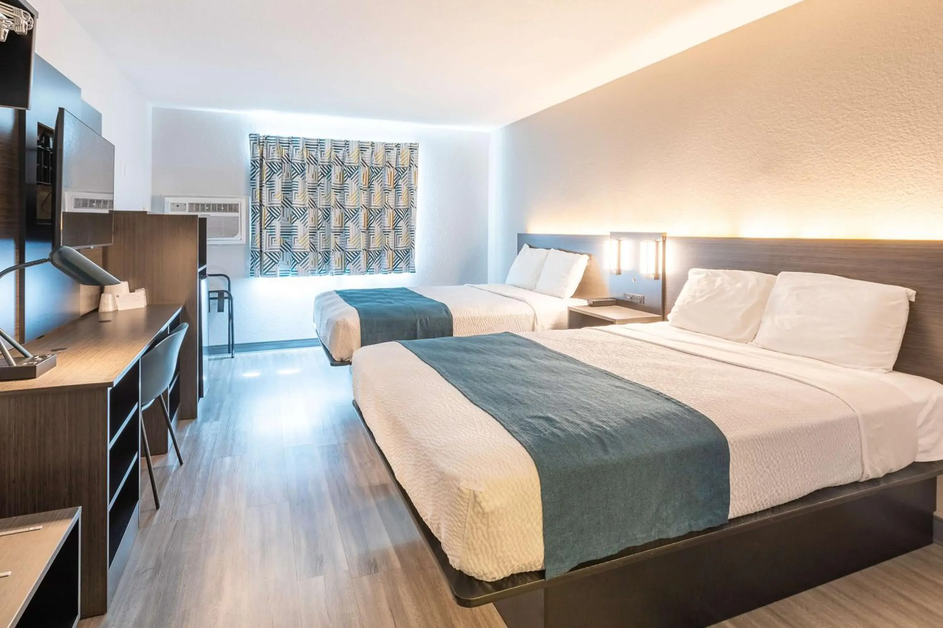 Quadruple Room - single occupancy - Non-Smoking in Motel 6-Fort Lupton, CO Quadruple Room - single occupancy - Non-Smoking in Motel 6-Fort Lupton, CO