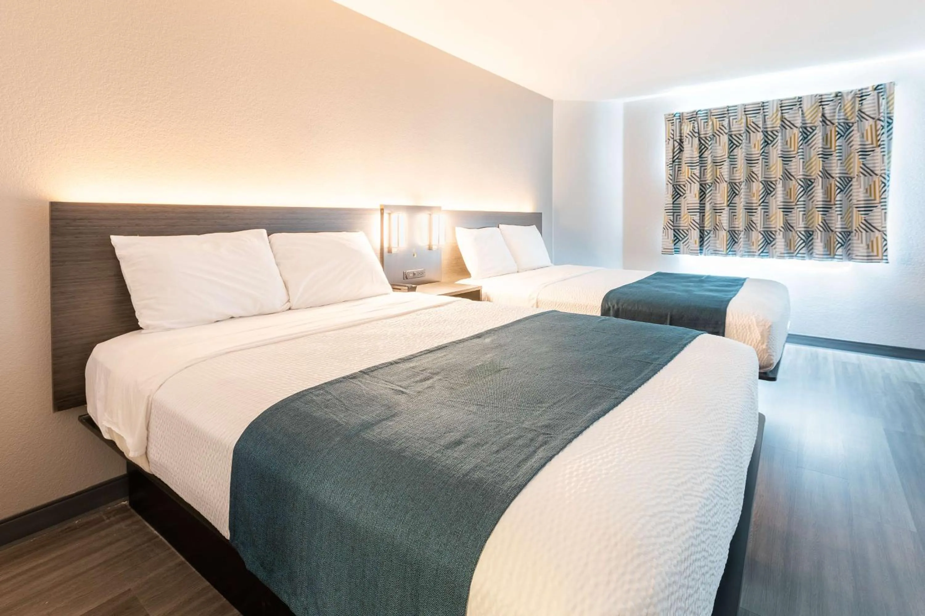 Photo of the whole room, Bed in Motel 6-Fort Lupton, CO