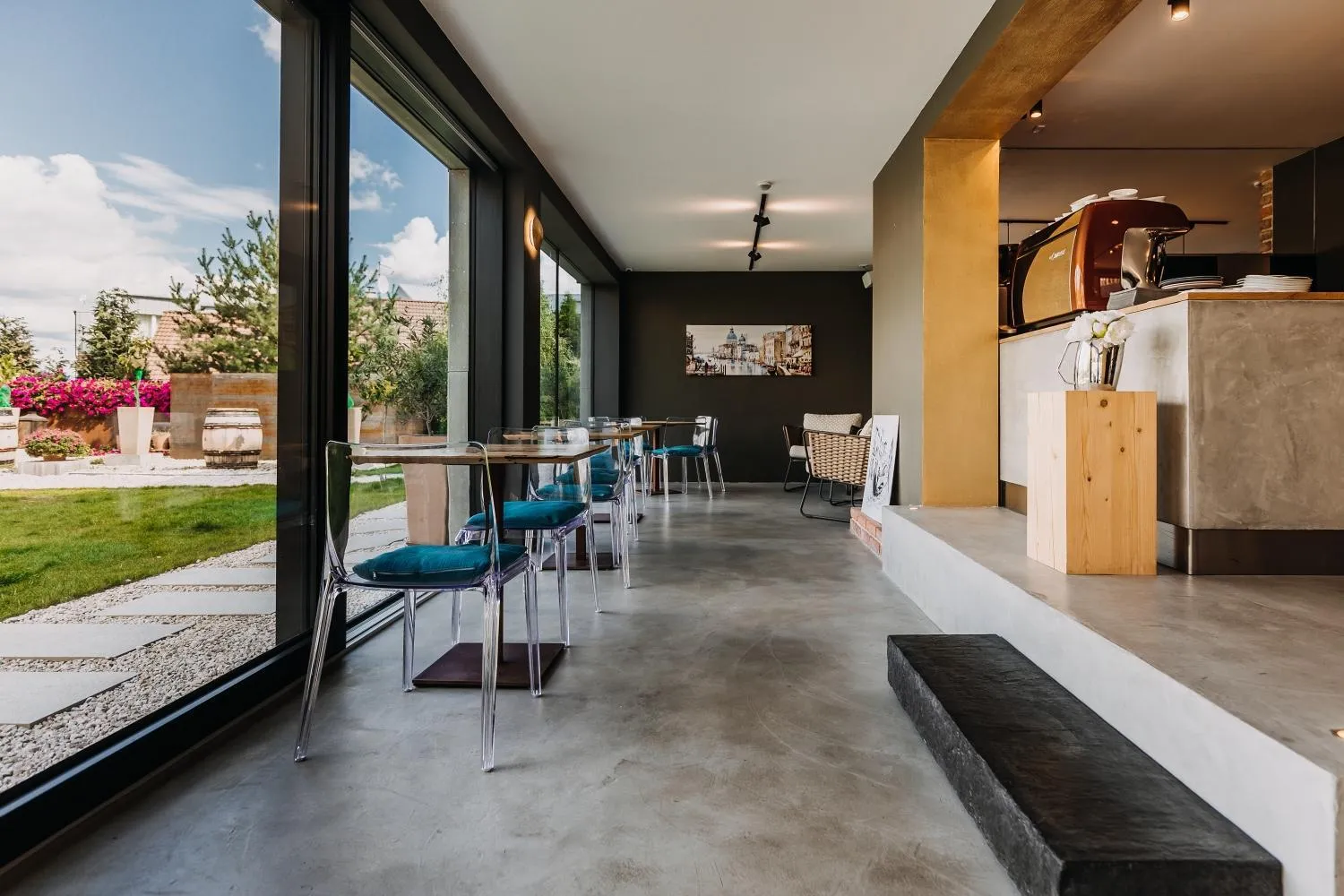 Lounge or bar in VILLA BRICOLA - Boutique Apartments