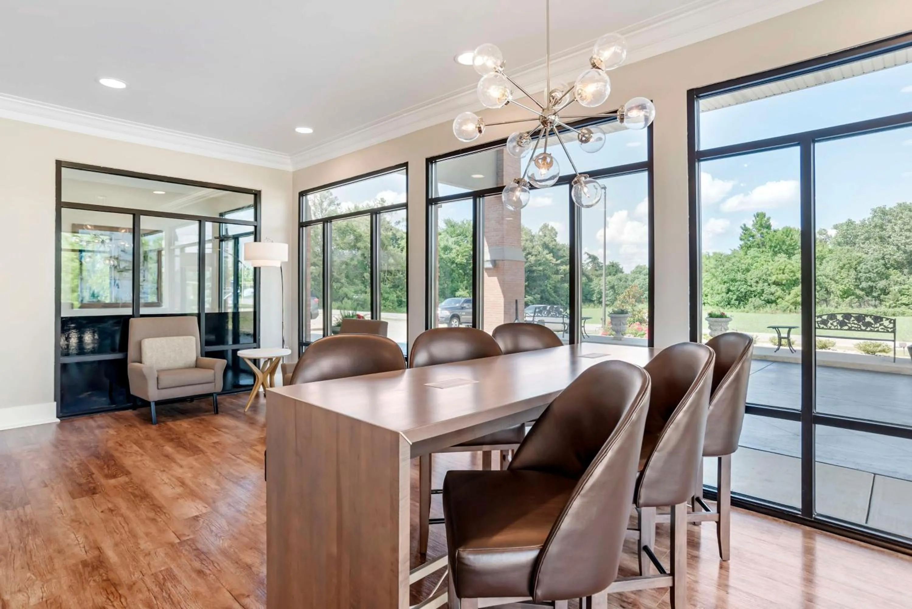 Lobby or reception in Best Western Plus Two Rivers Hotel & Suites