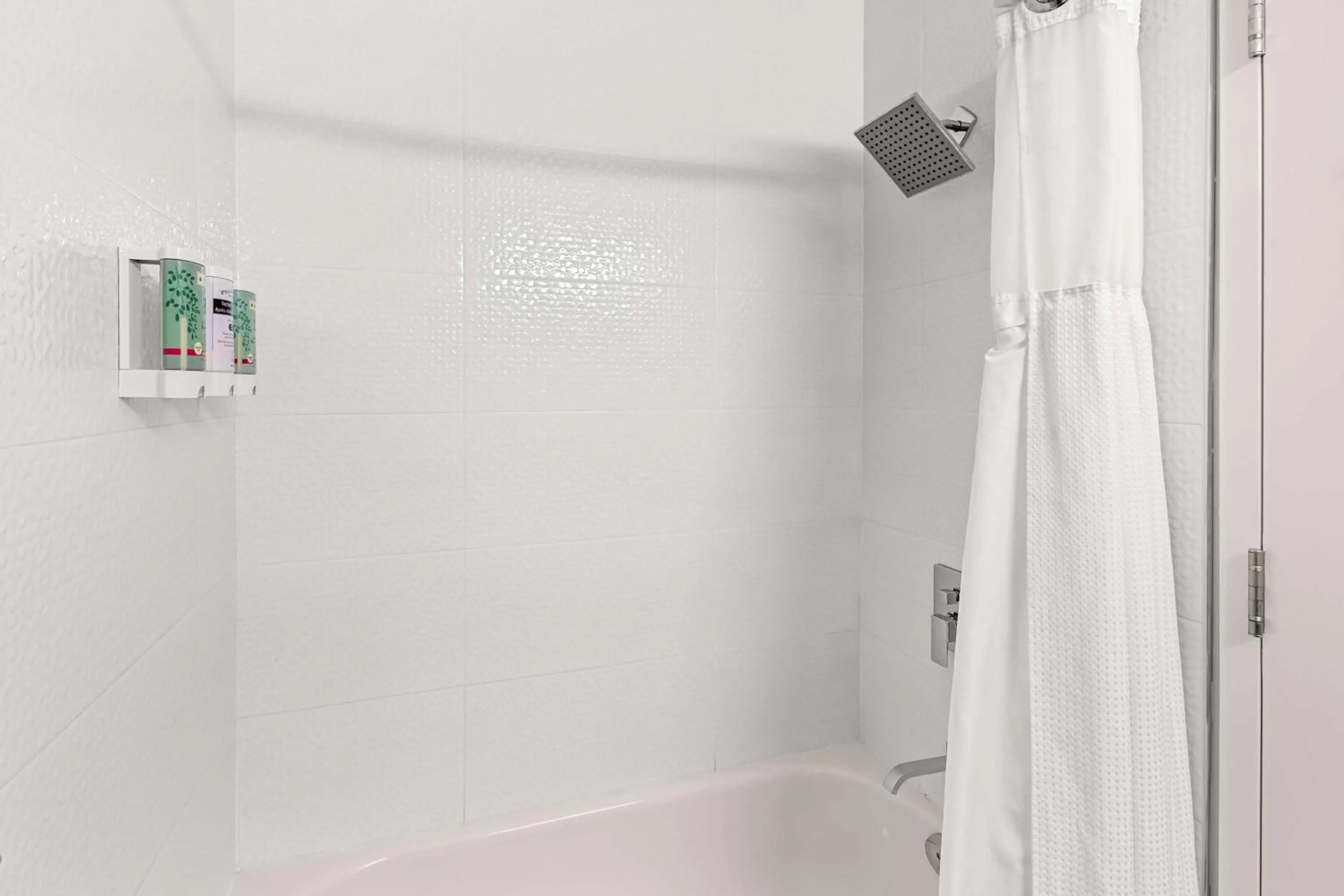 Bathroom in Best Western Cowichan Valley Inn