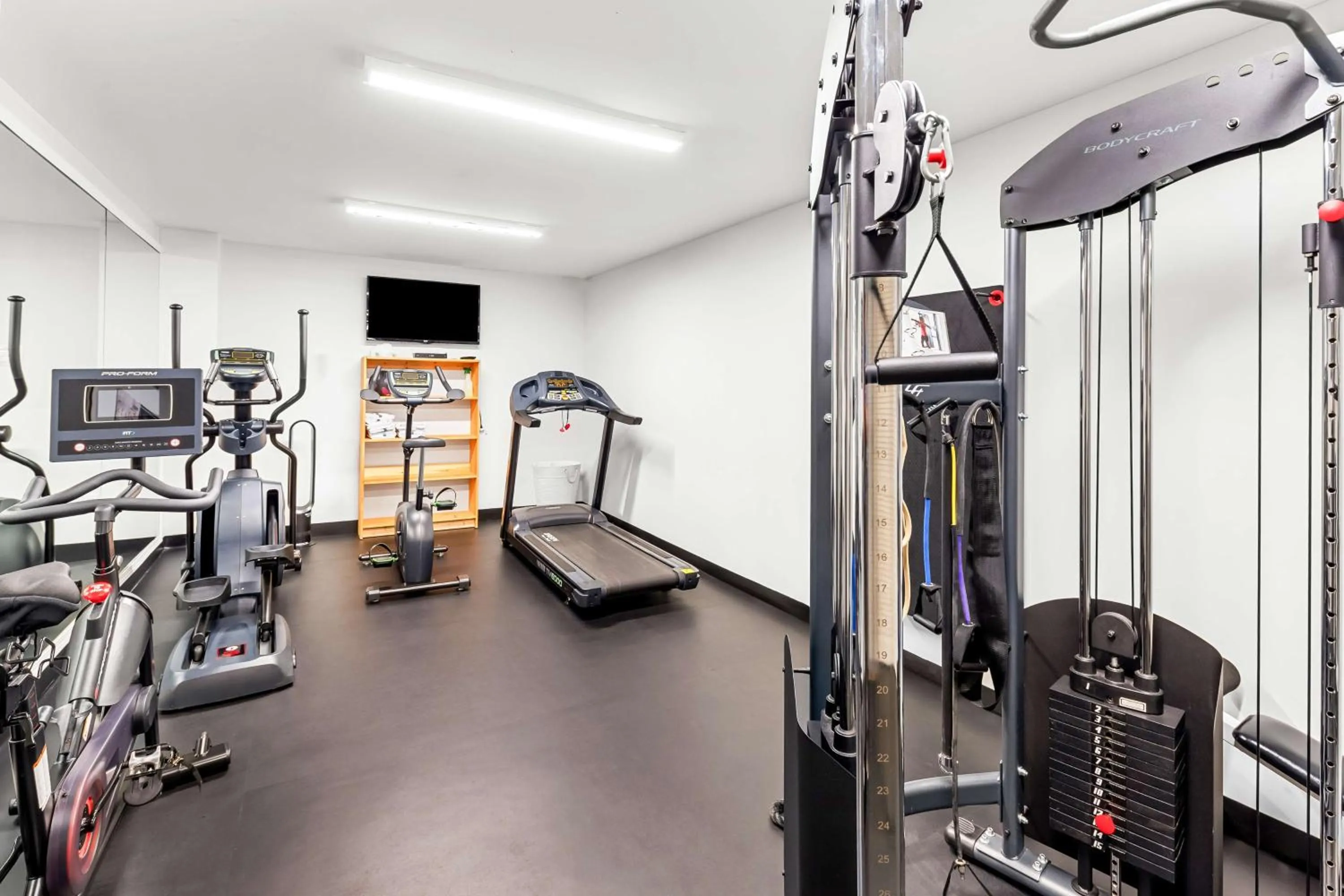 Fitness centre/facilities in Best Western Cowichan Valley Inn