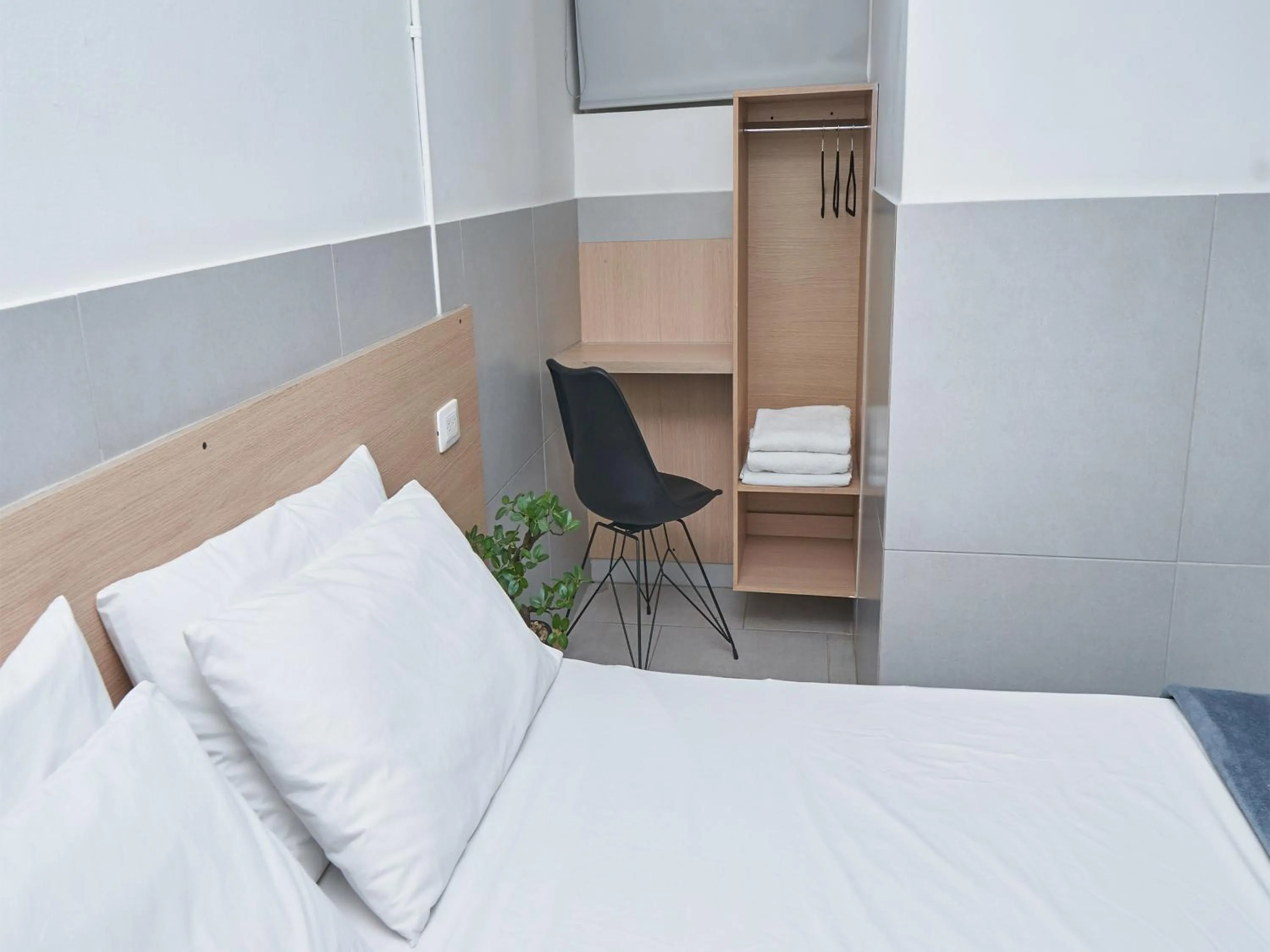 Photo of the whole room, Bed in Stanza Hotel Medellin