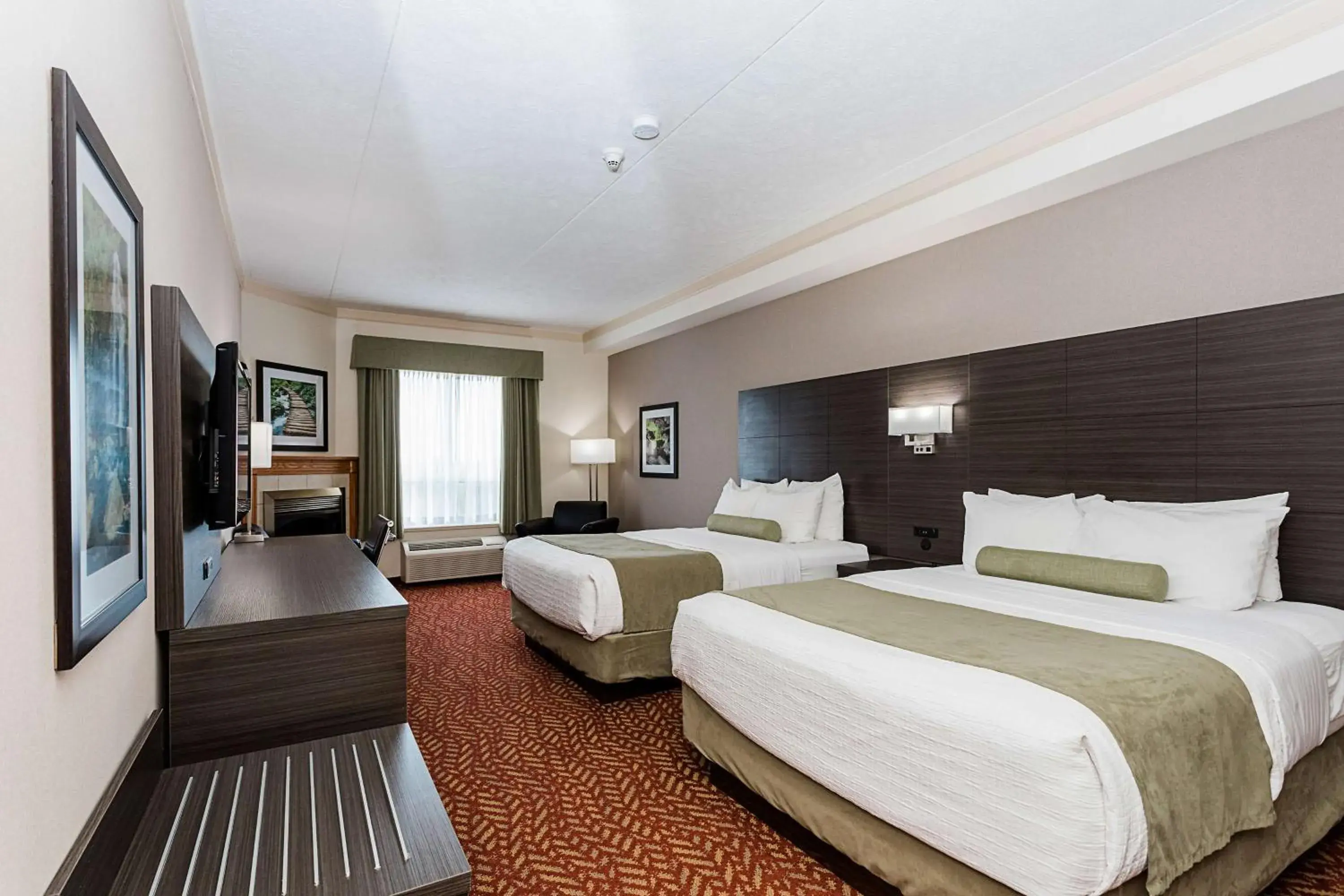 Queen Room with Two Queen Beds with City View - Non-Smoking in Best Western Inn On The Bay Queen Room with Two Queen Beds with City View - Non-Smoking in Best Western Inn On The Bay