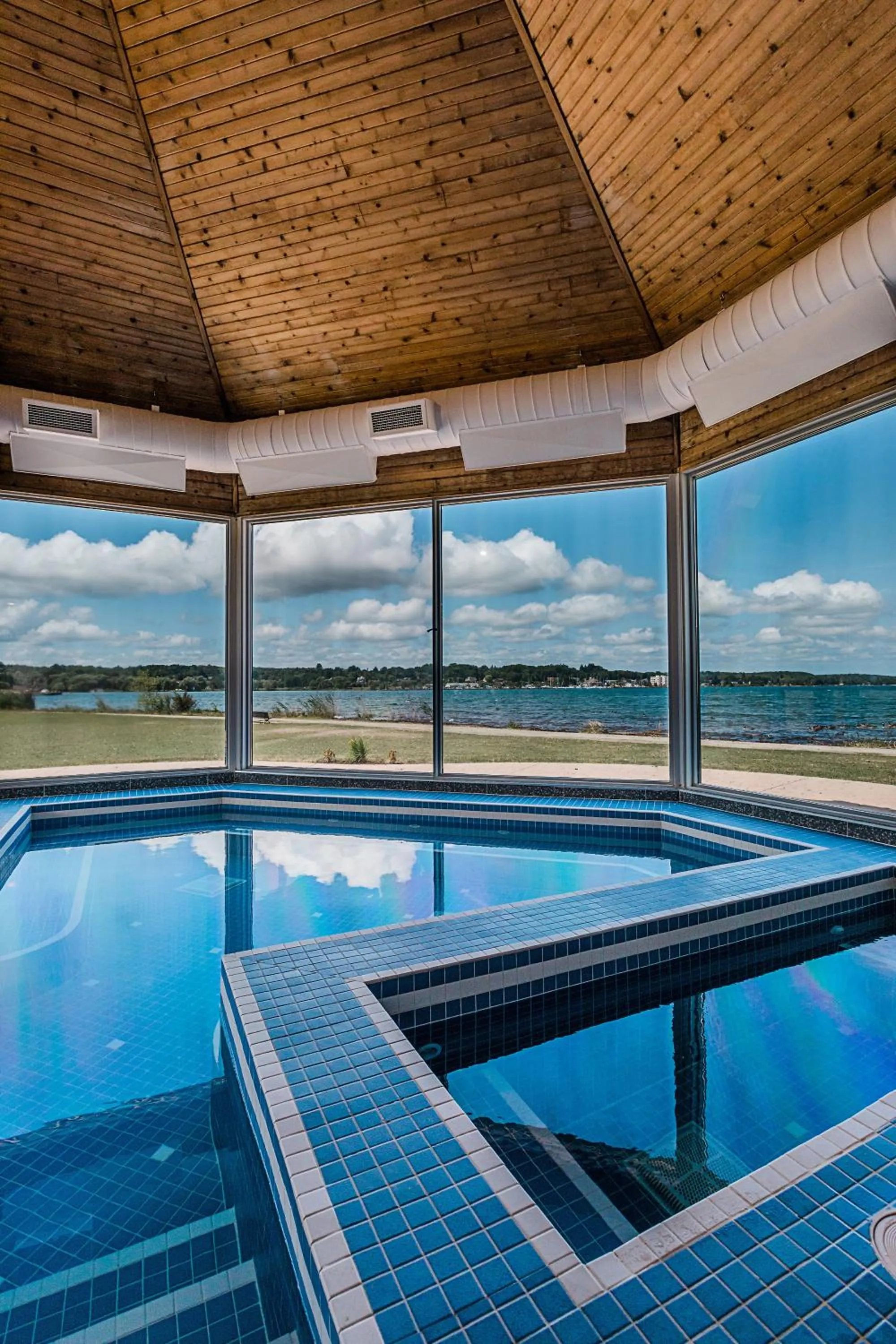 Pool view in Best Western Inn On The Bay