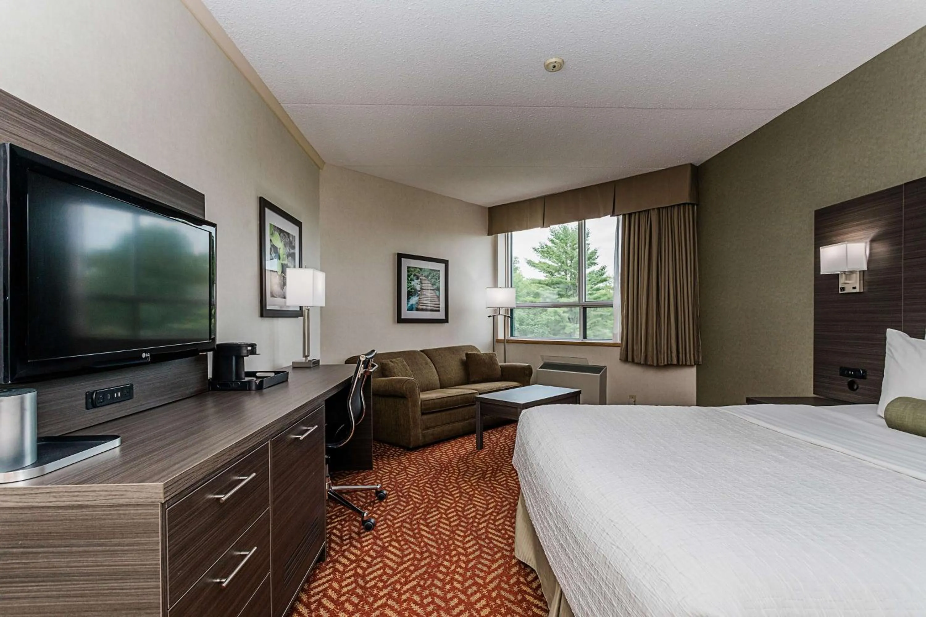 Photo of the whole room, Bed in Best Western Inn On The Bay