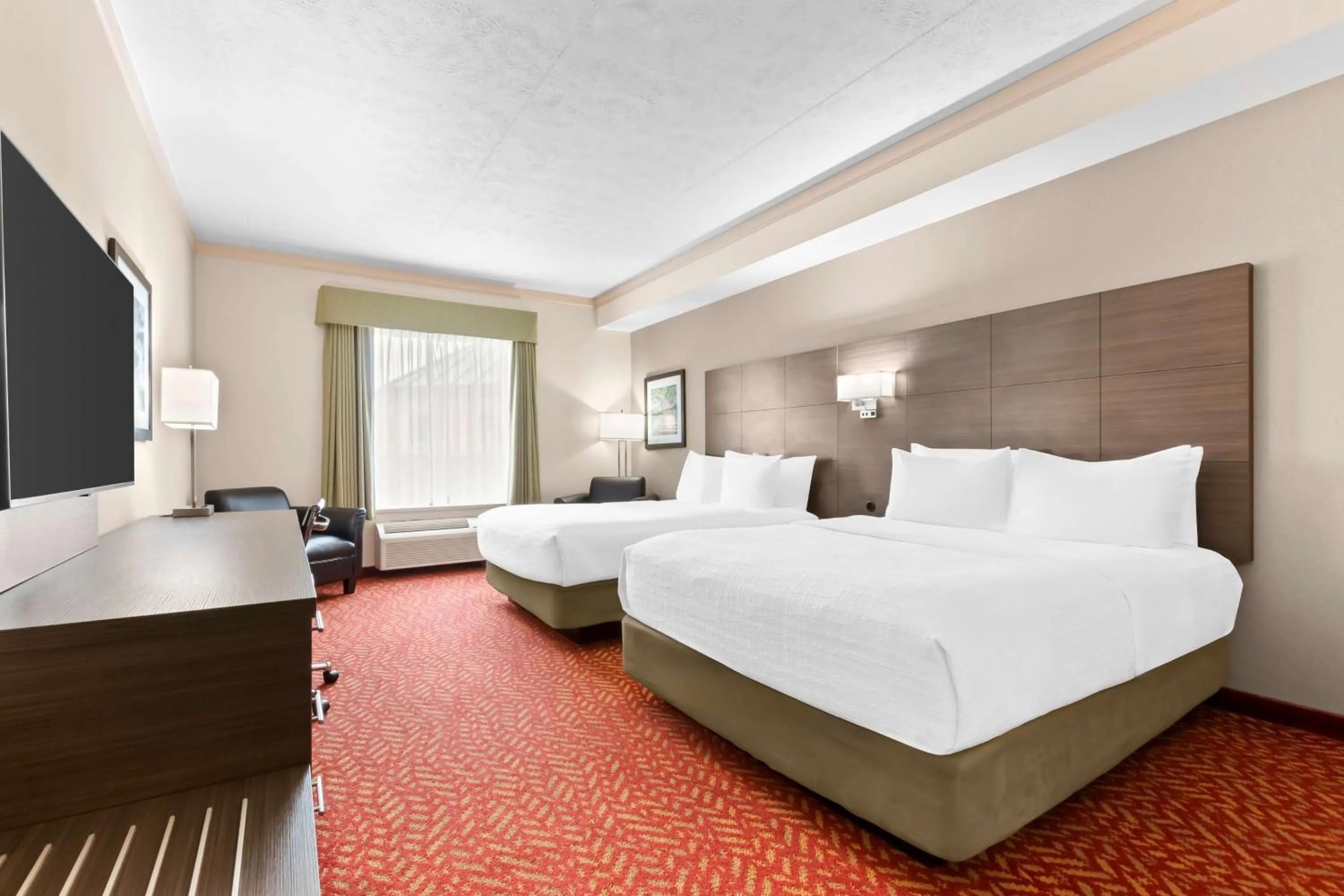 Bedroom, Bed in Best Western Inn On The Bay