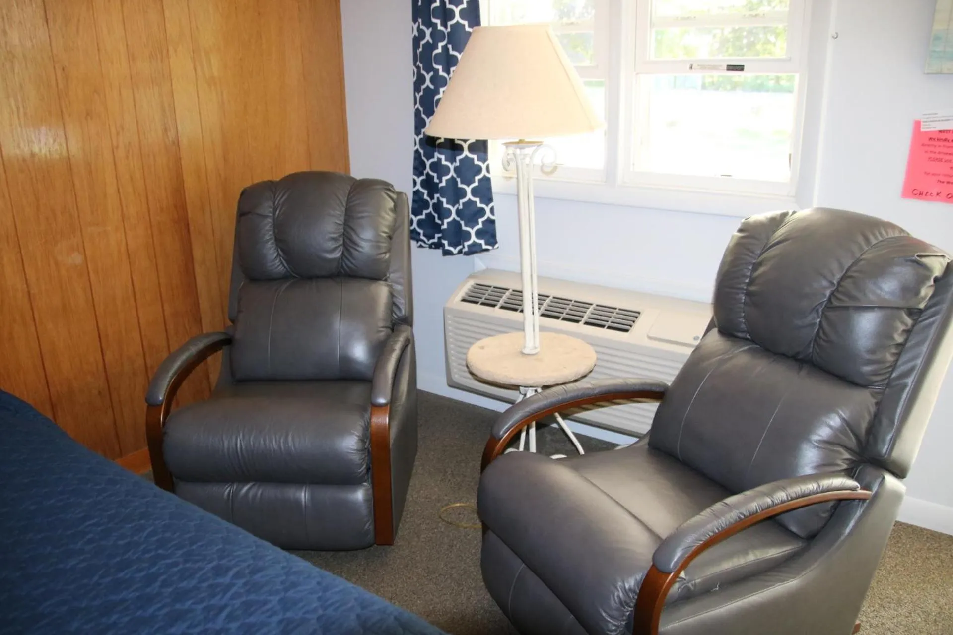 West Winds Motel & Cottages