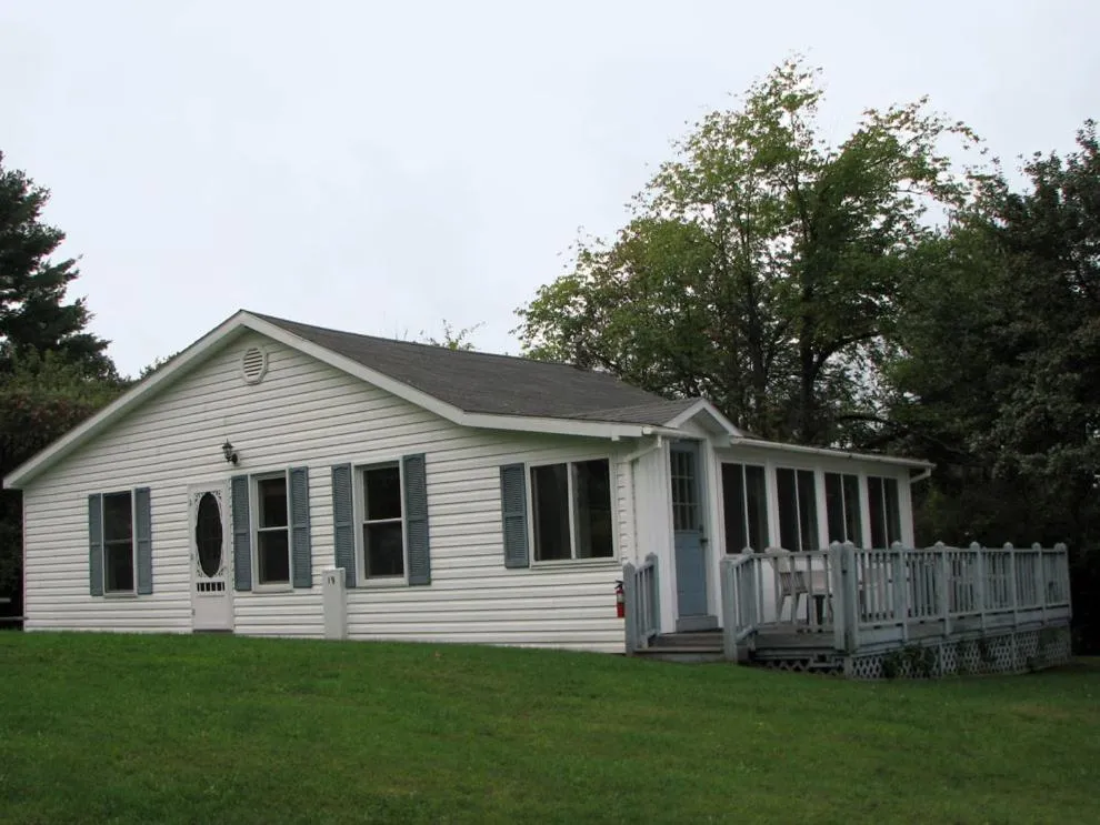 Property building in West Winds Motel & Cottages