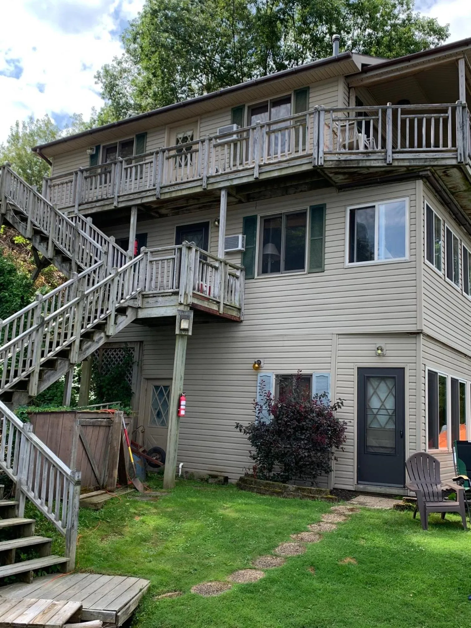 Facade/entrance in West Winds Motel & Cottages