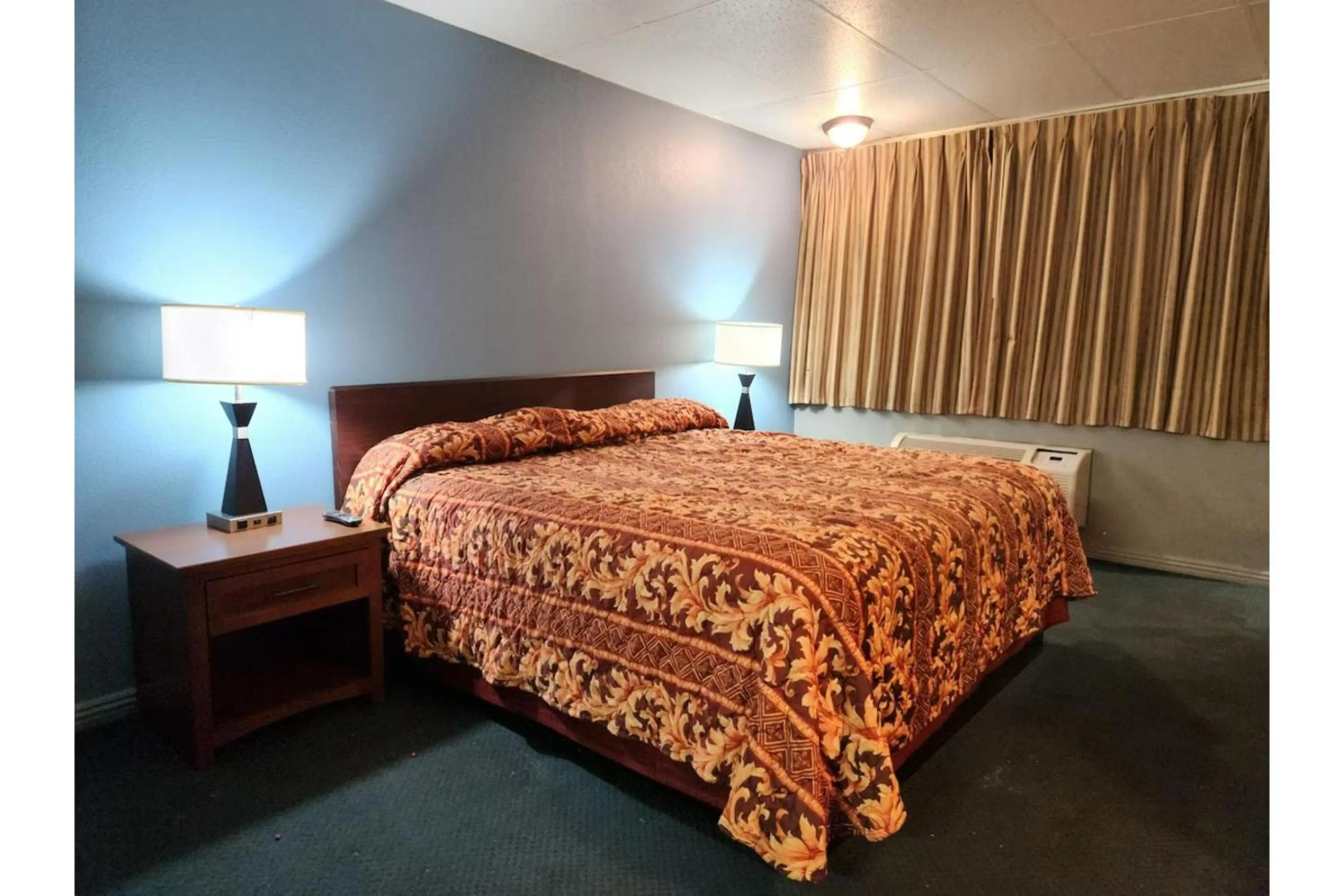 Bedroom, Bed in Executive Inn By OYO Queenville Mena