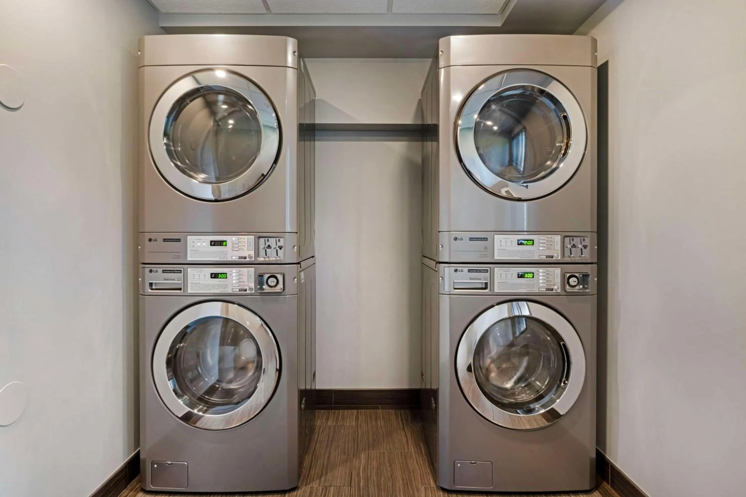 laundry in Best Western Northgate