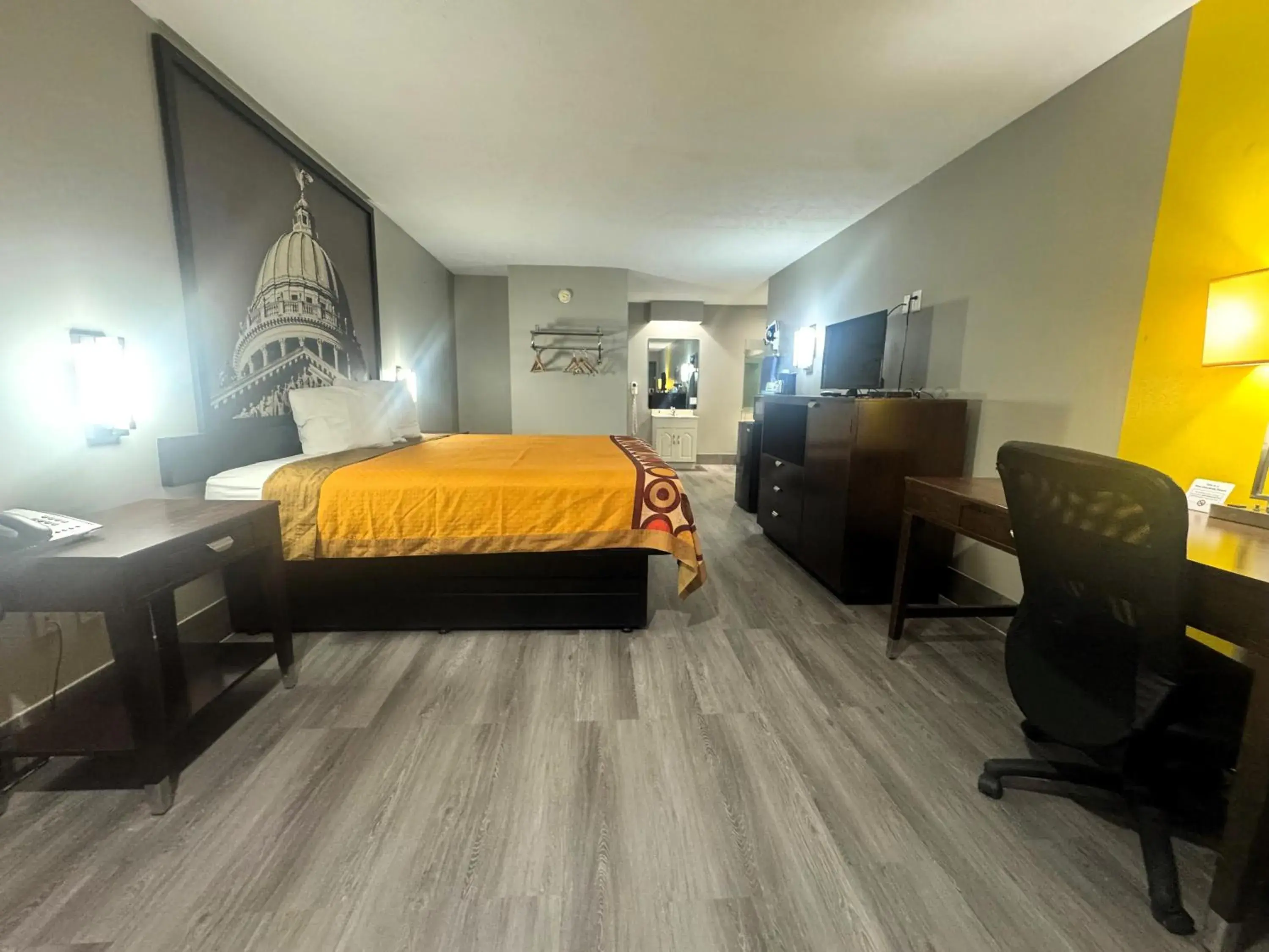 King Studio Suite - Smoking in Super 8 by Wyndham Kosciusko King Studio Suite - Smoking in Super 8 by Wyndham Kosciusko