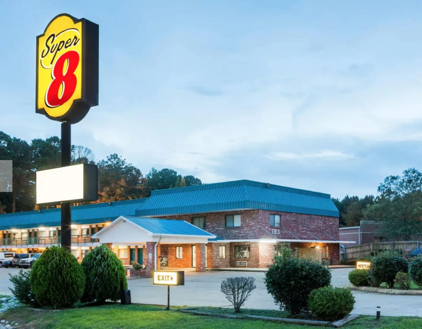 Property building in Super 8 by Wyndham Kosciusko