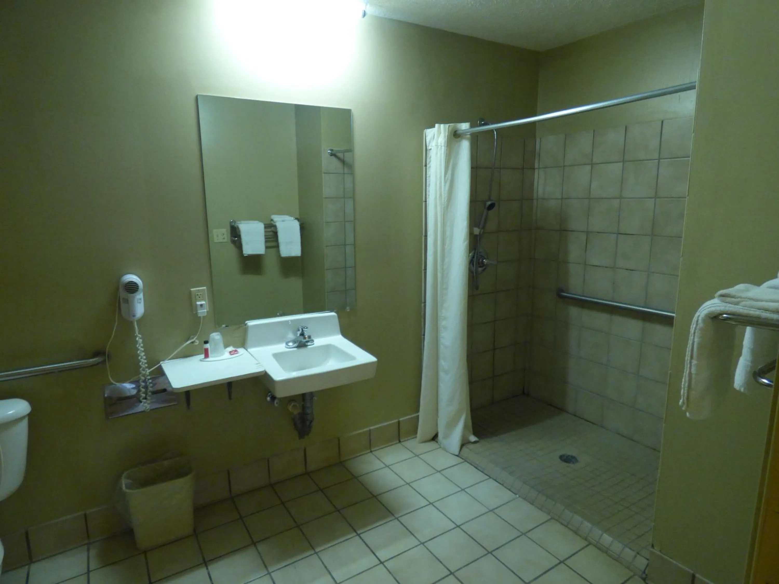 Bathroom in Super 8 by Wyndham Kosciusko