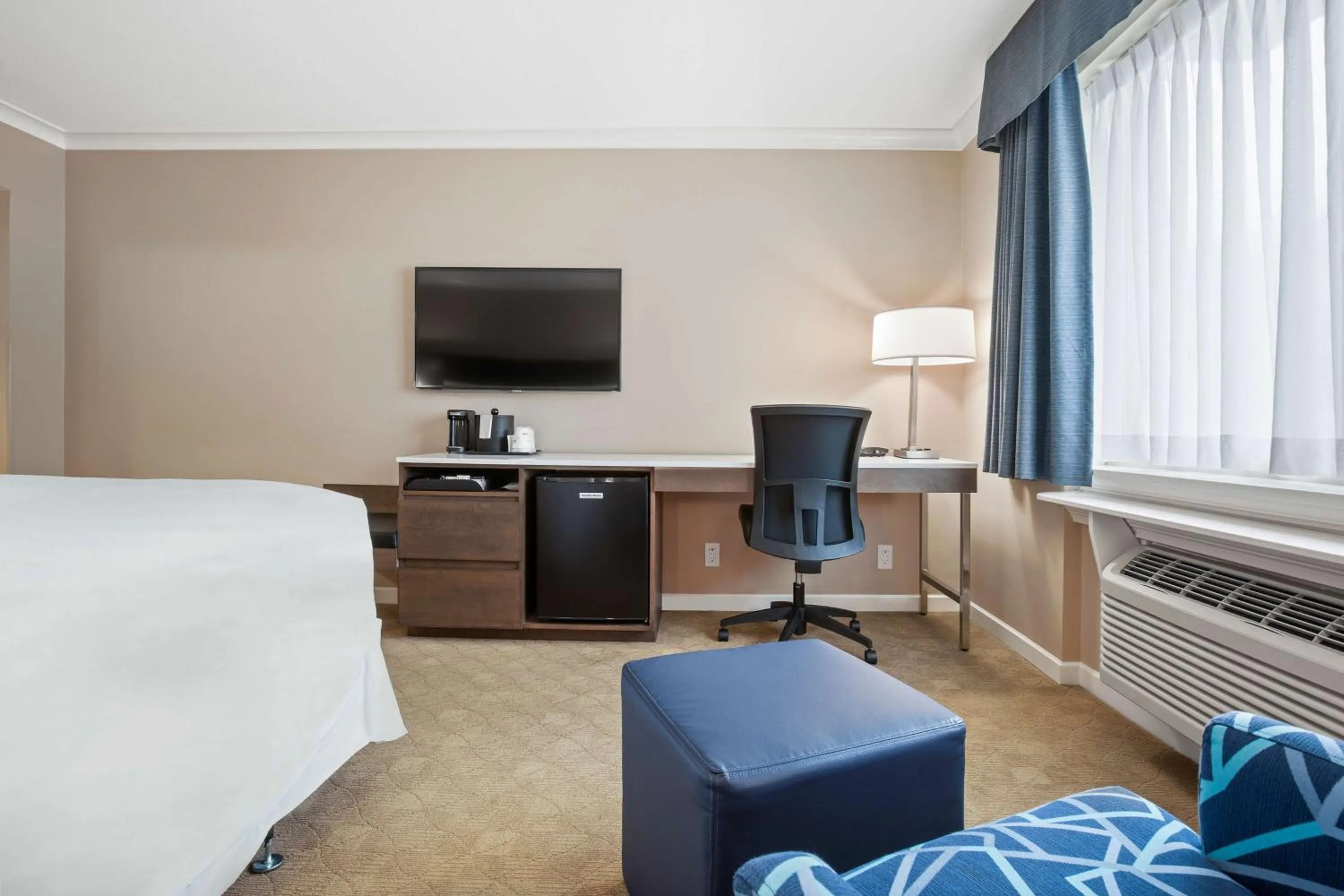 TV and multimedia, Bed in Best Western Plus Columbia River Hotel