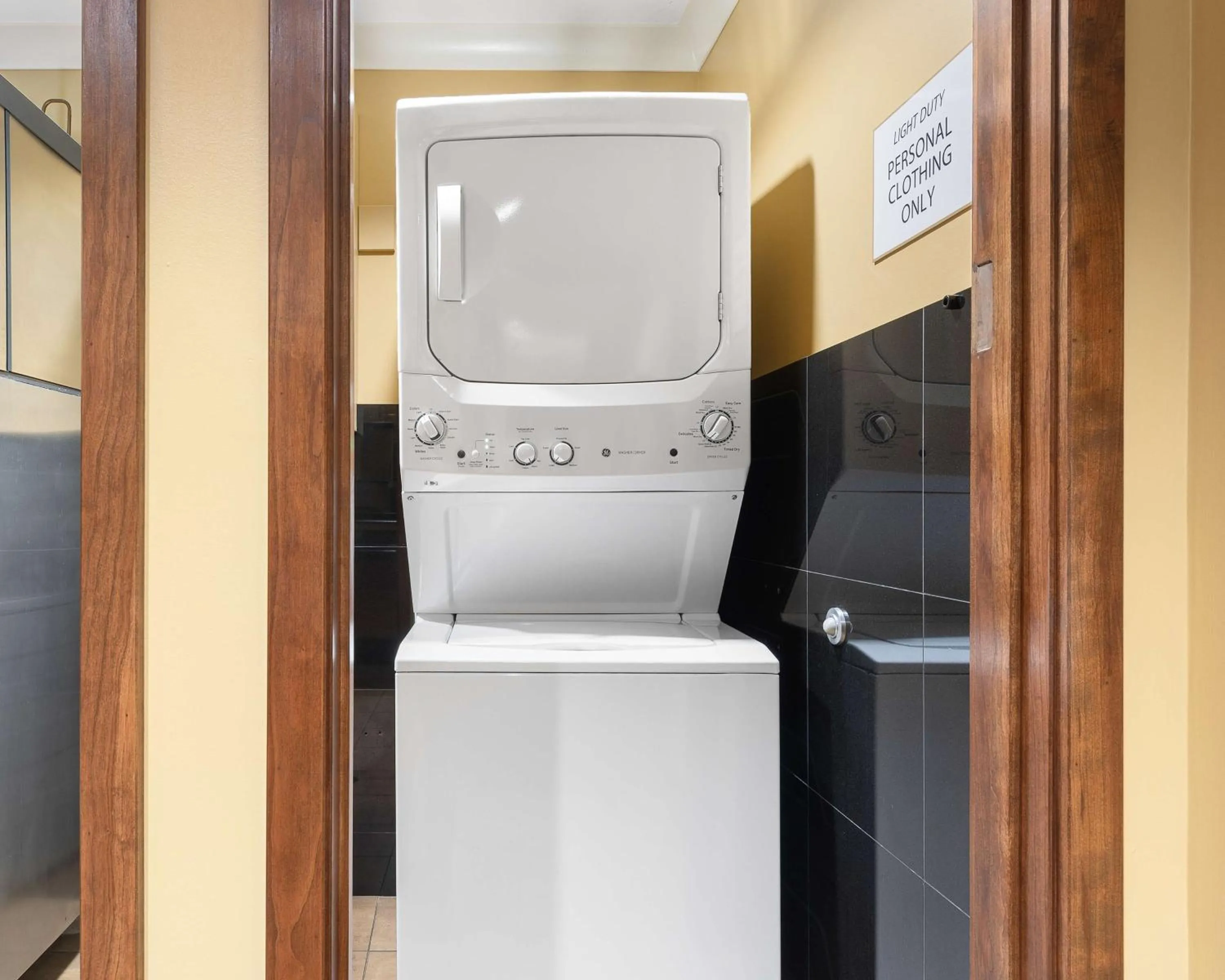 laundry in Best Western Plus Columbia River Hotel