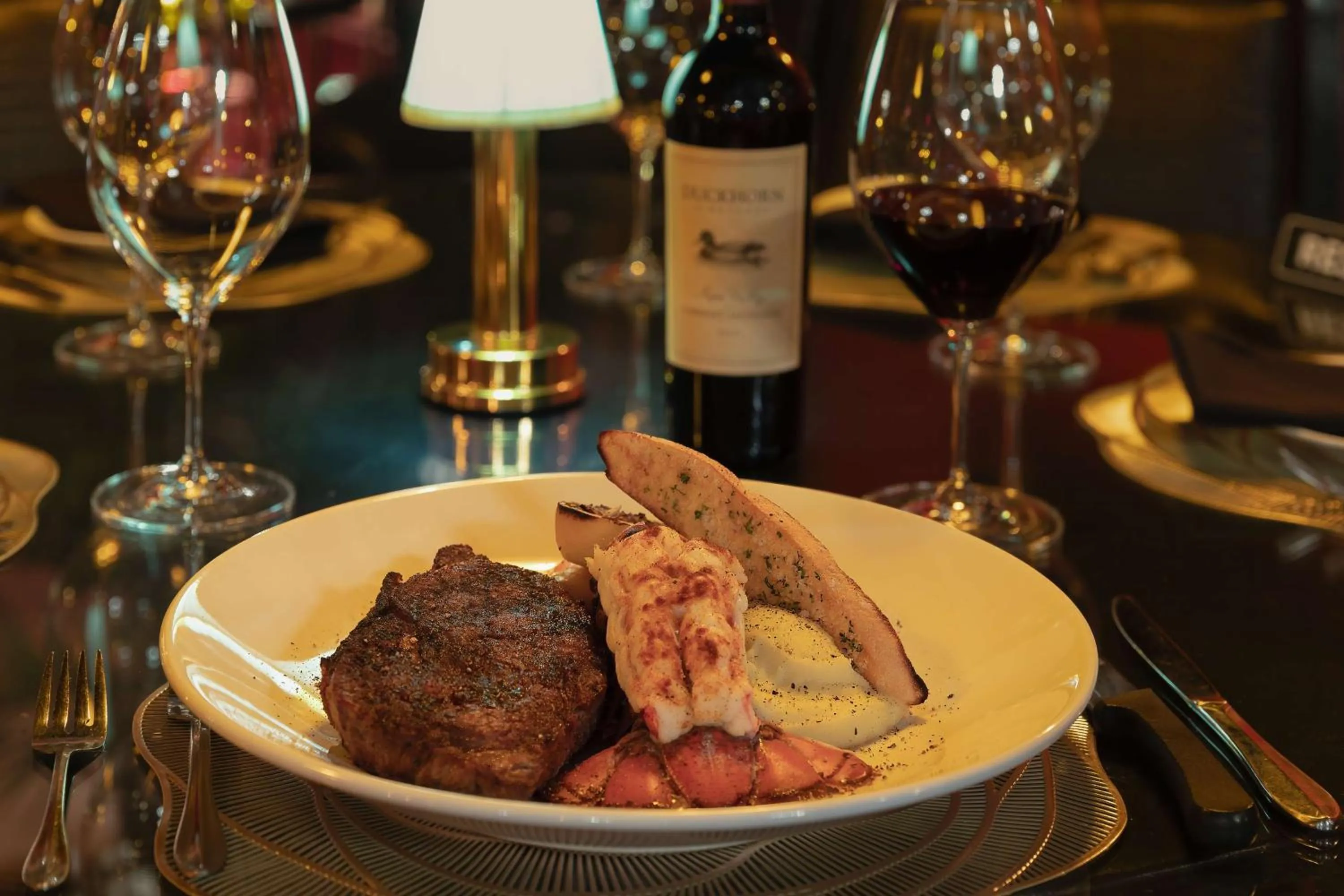 Restaurant/places to eat in Best Western Plus Columbia River Hotel