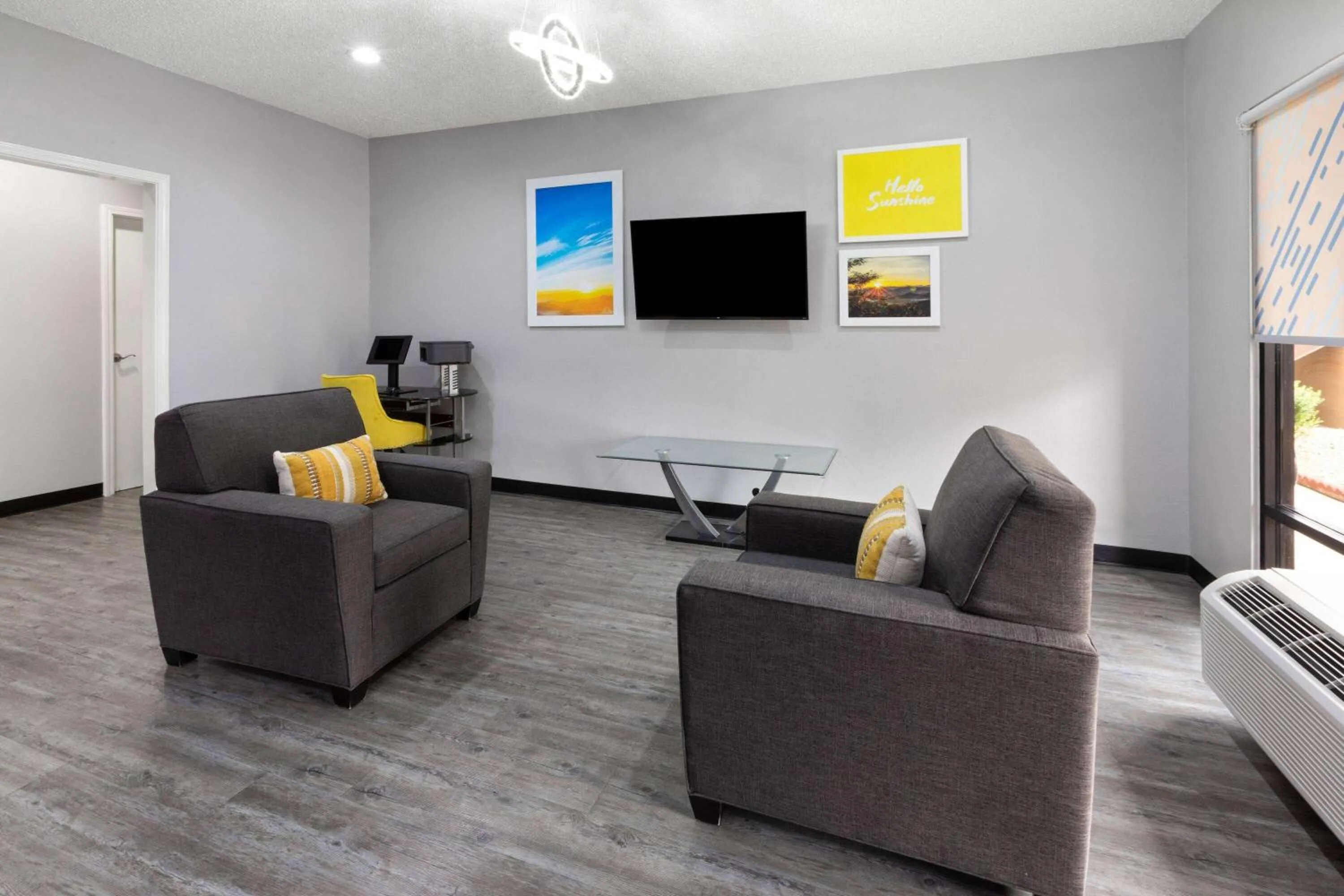 Lobby or reception in Days Inn by Wyndham North Little Rock Maumelle