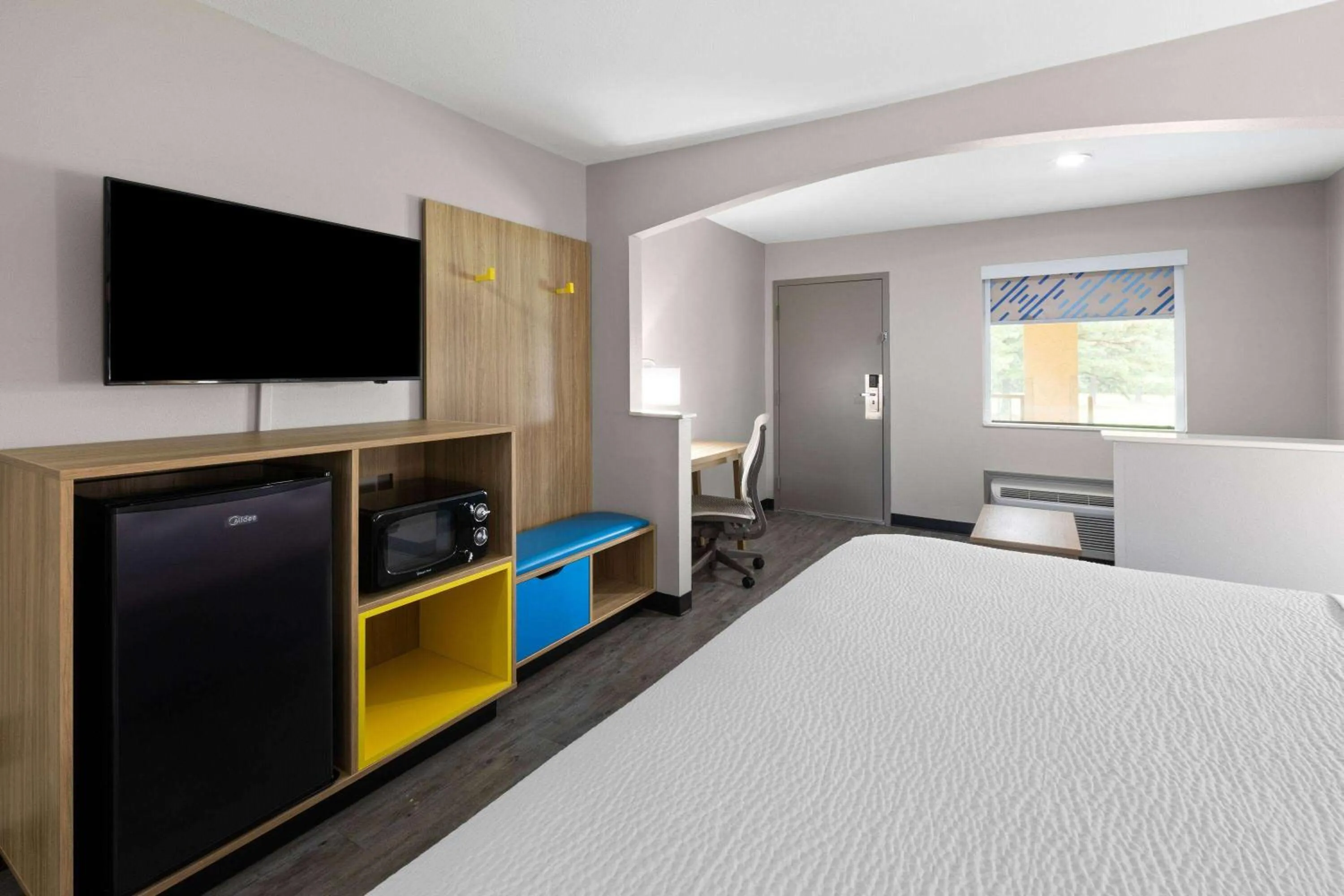 Photo of the whole room, Bed in Days Inn by Wyndham North Little Rock Maumelle