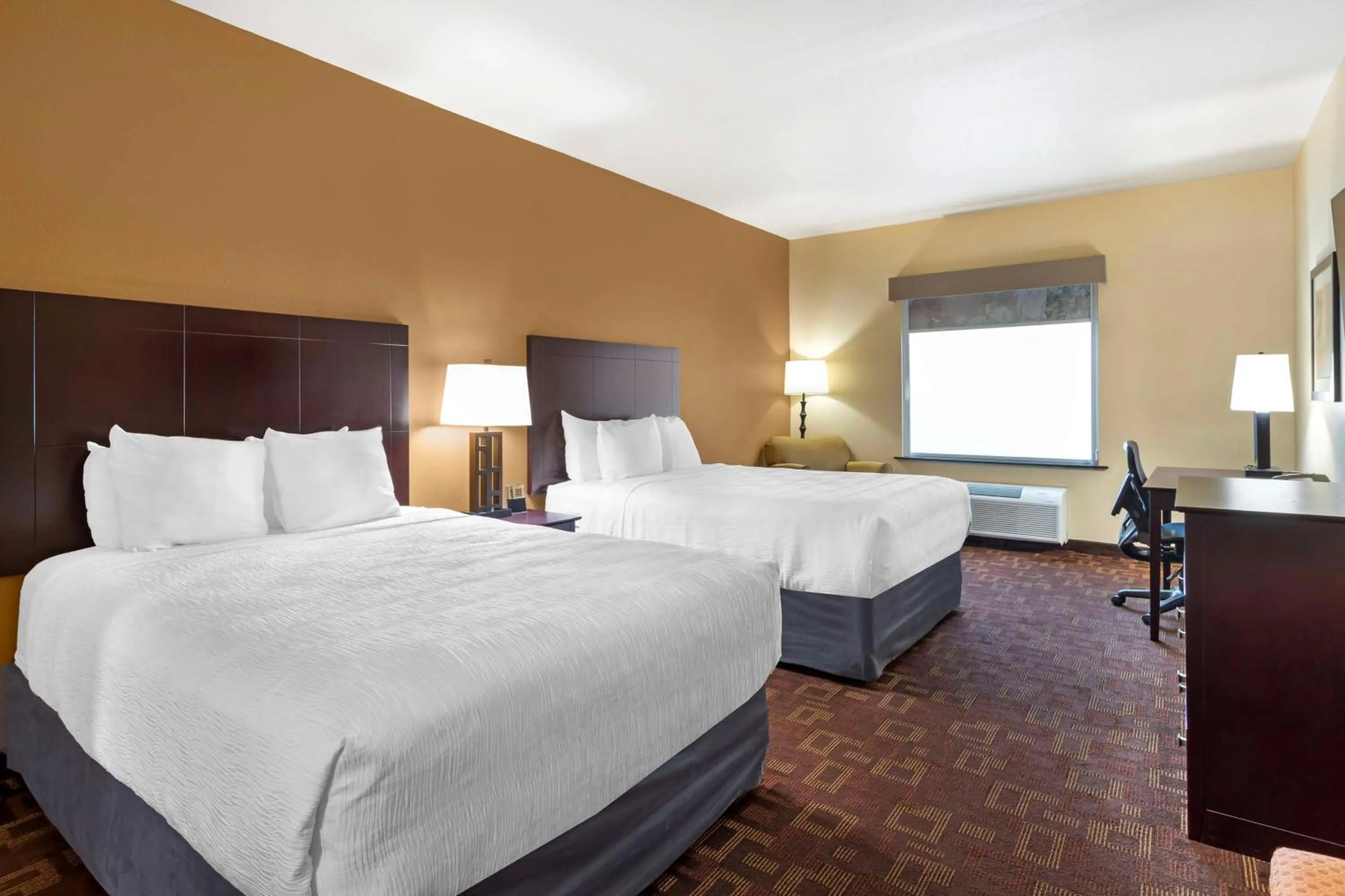 Bedroom, Bed in Best Western Plus Goliad Inn & Suites