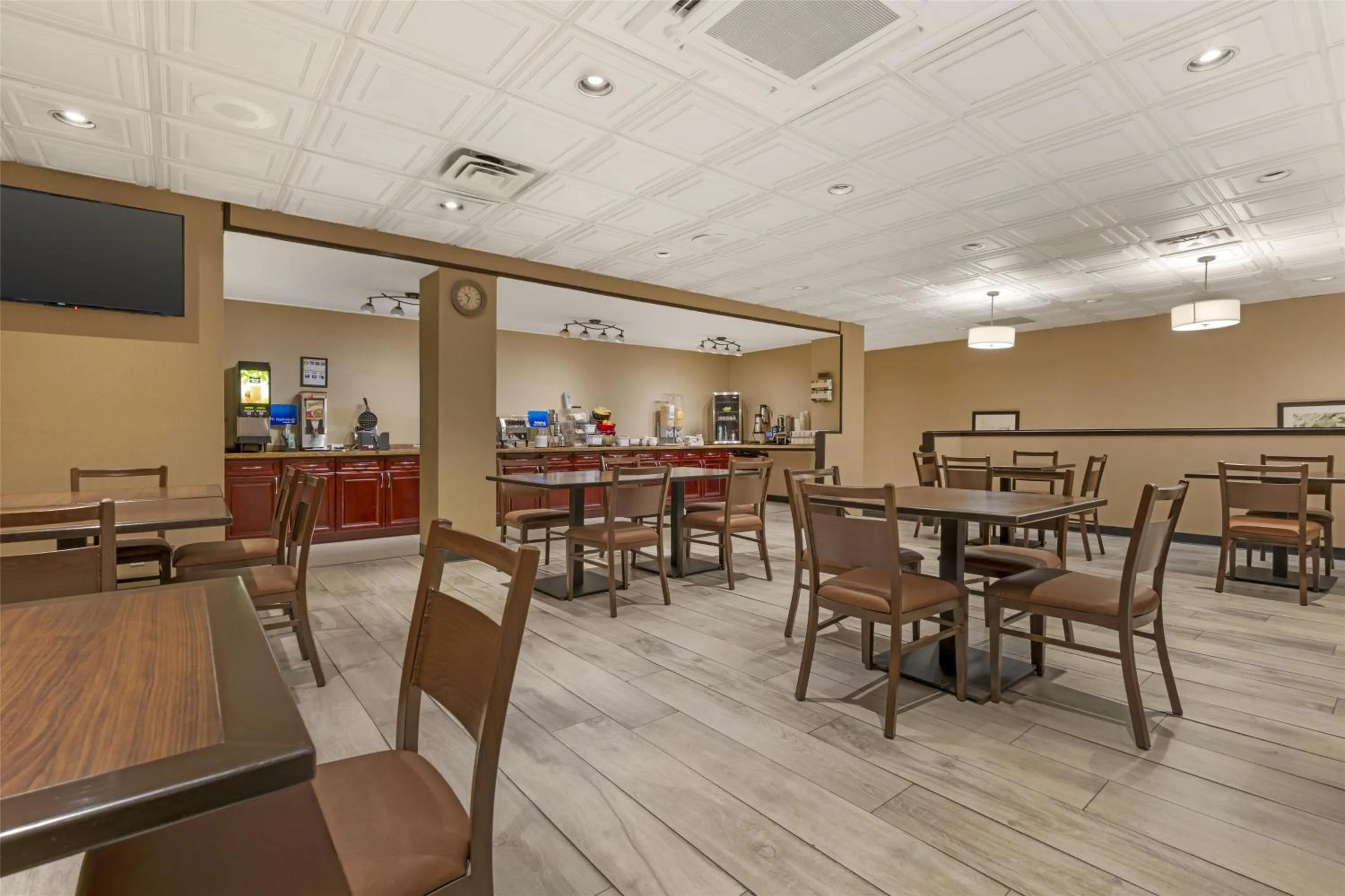 Breakfast in Best Western Terrace Inn