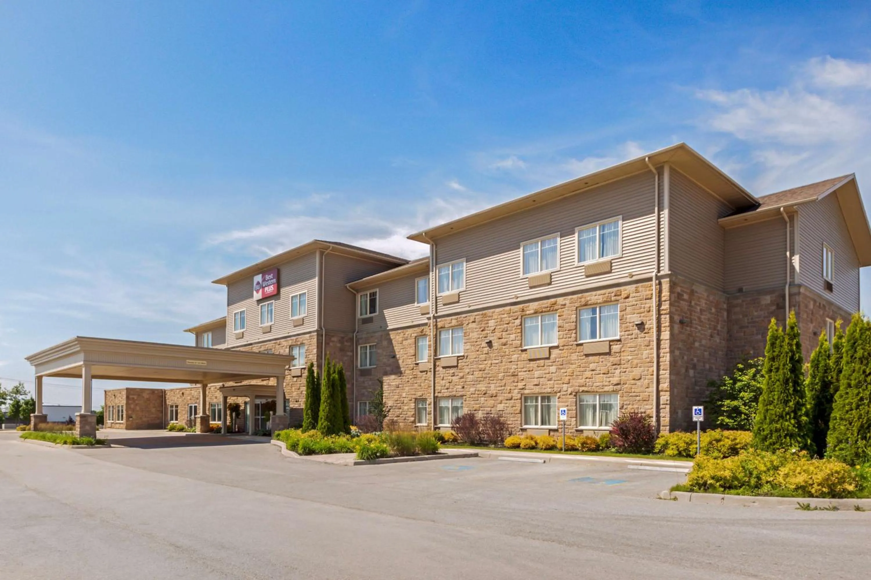 Property building in Best Western Plus Walkerton Hotel & Conference Centre