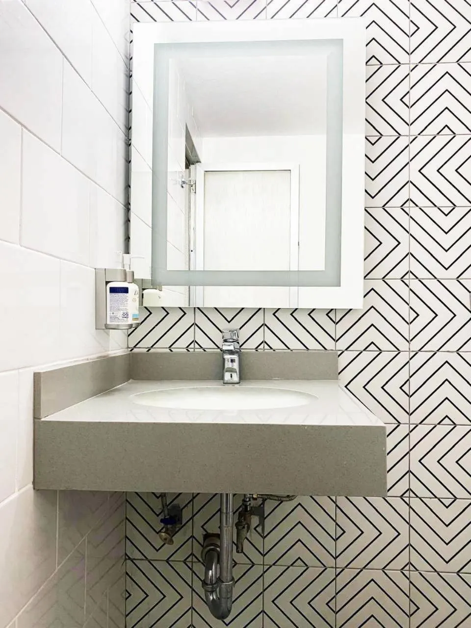 Toilet in Hotel Unico