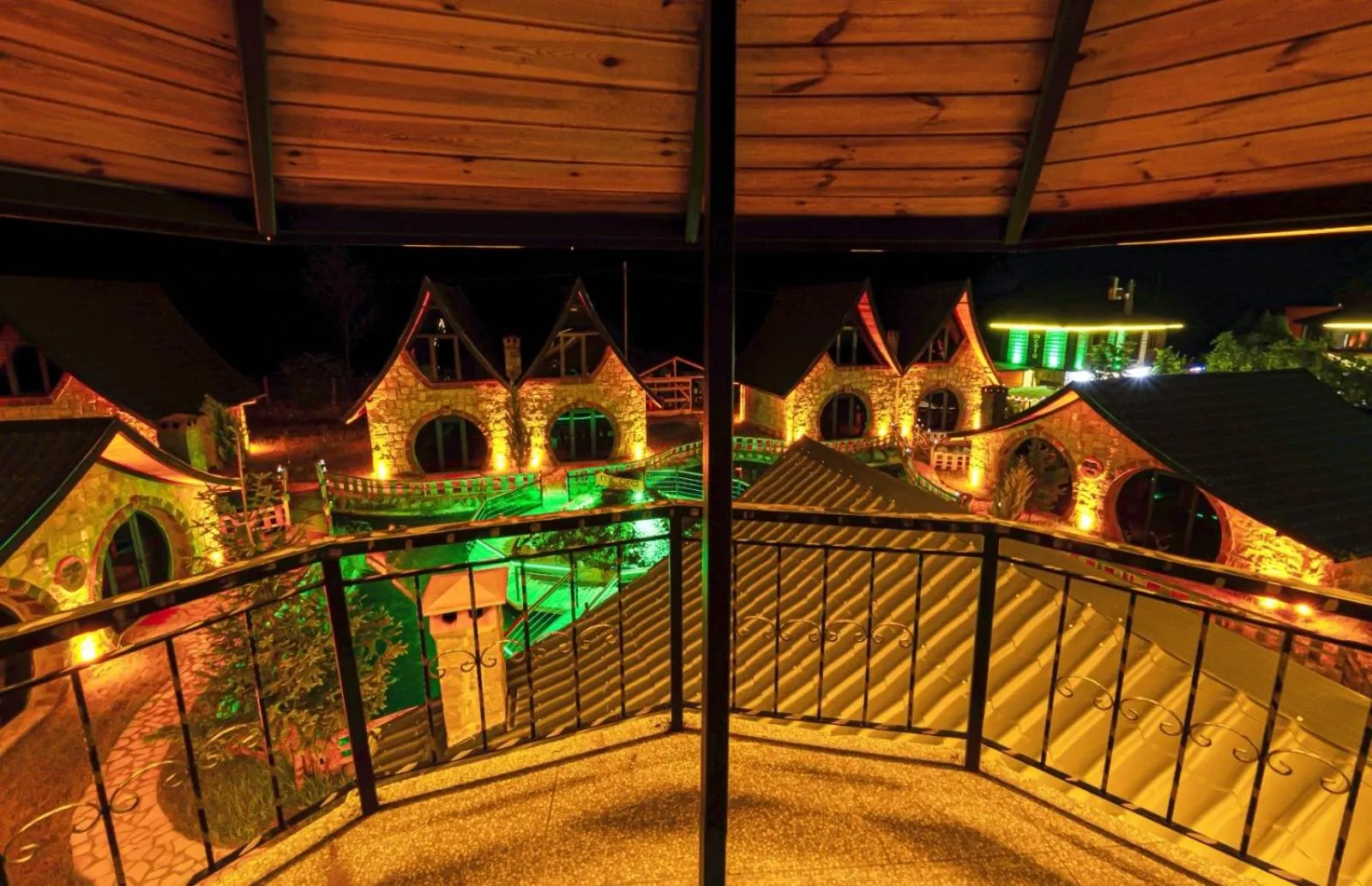 Night in Mcora Tatil Köyü