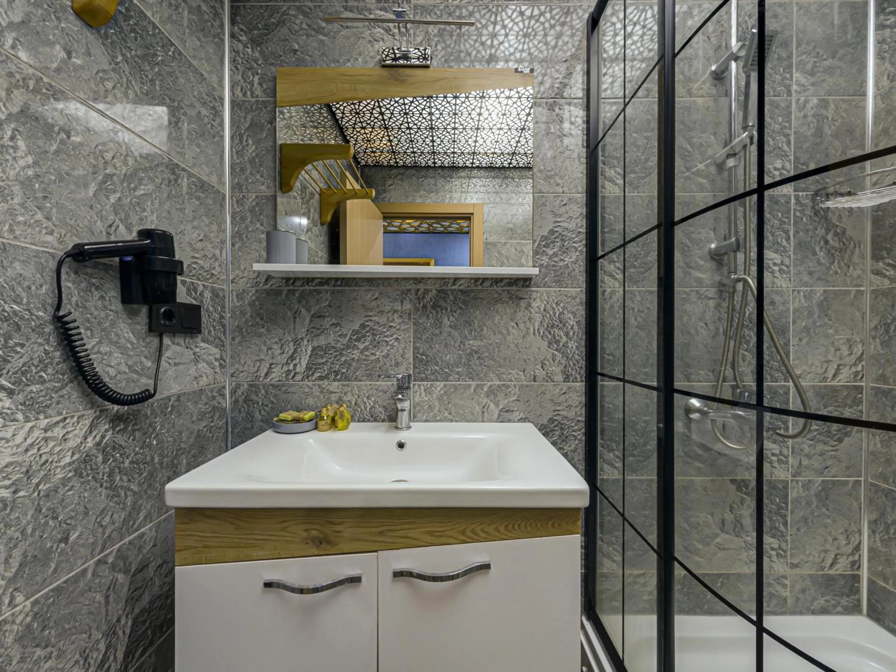 Shower in Mcora Tatil Köyü