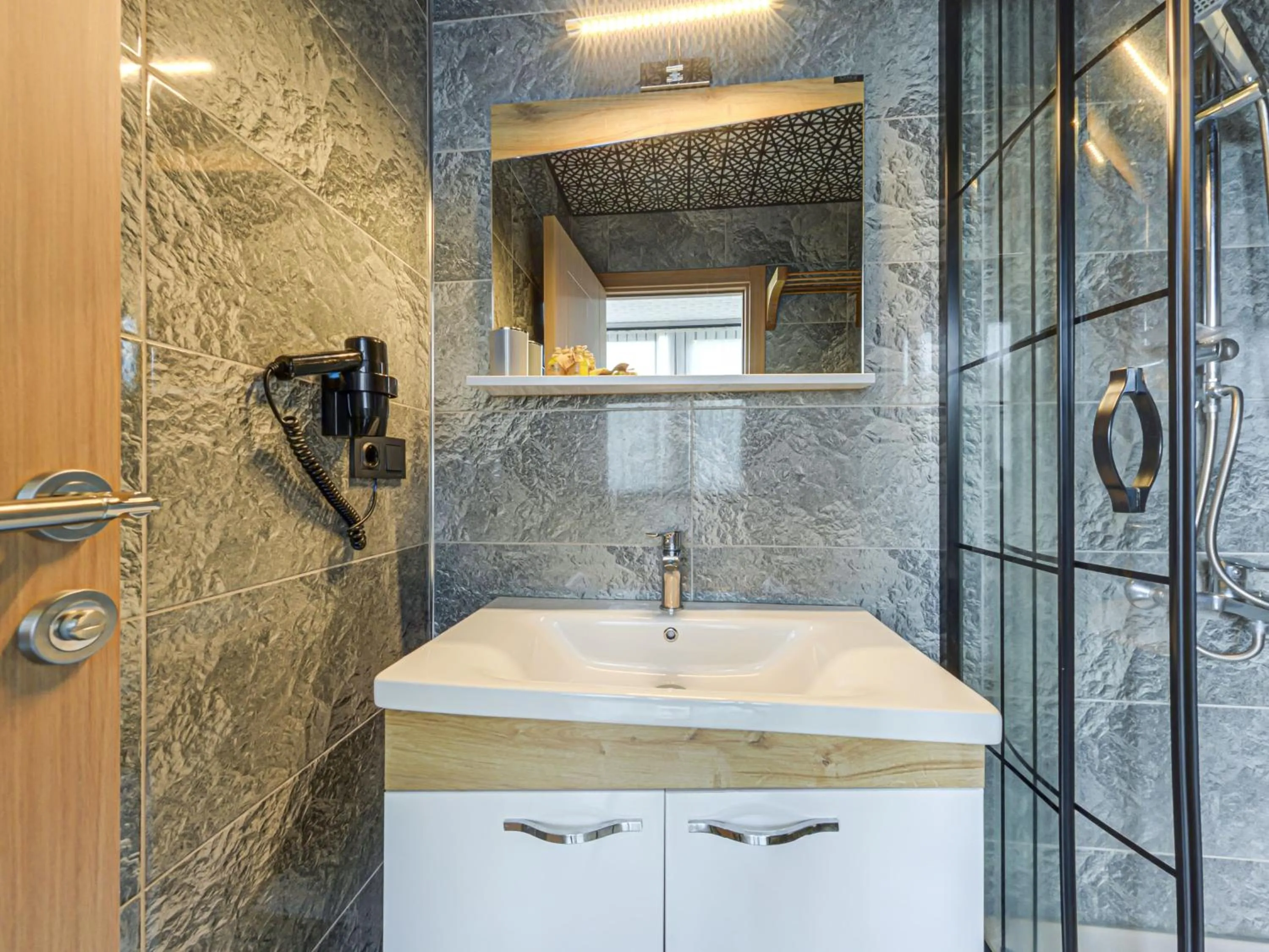 Shower in Mcora Tatil Köyü