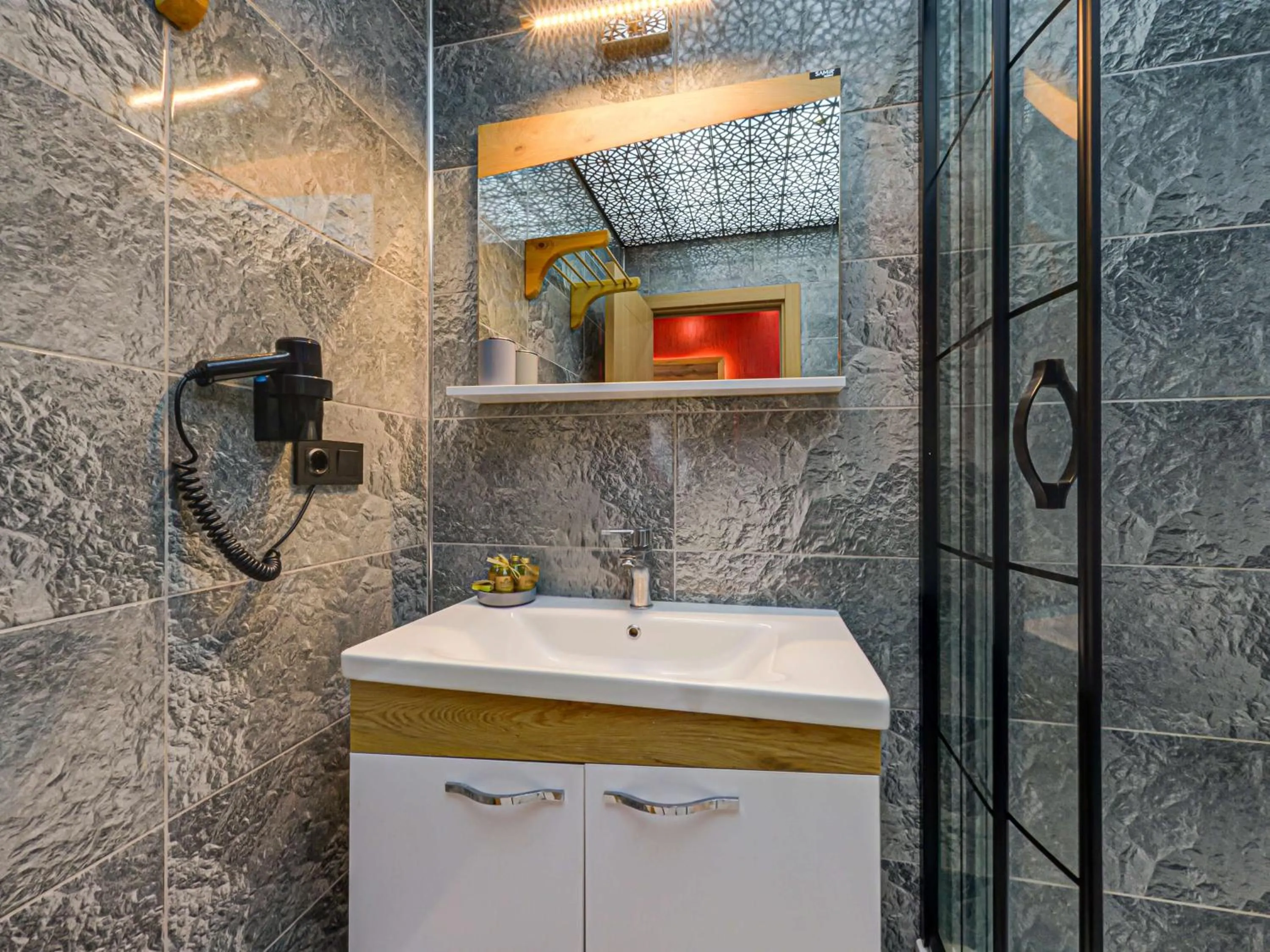 Shower in Mcora Tatil Köyü