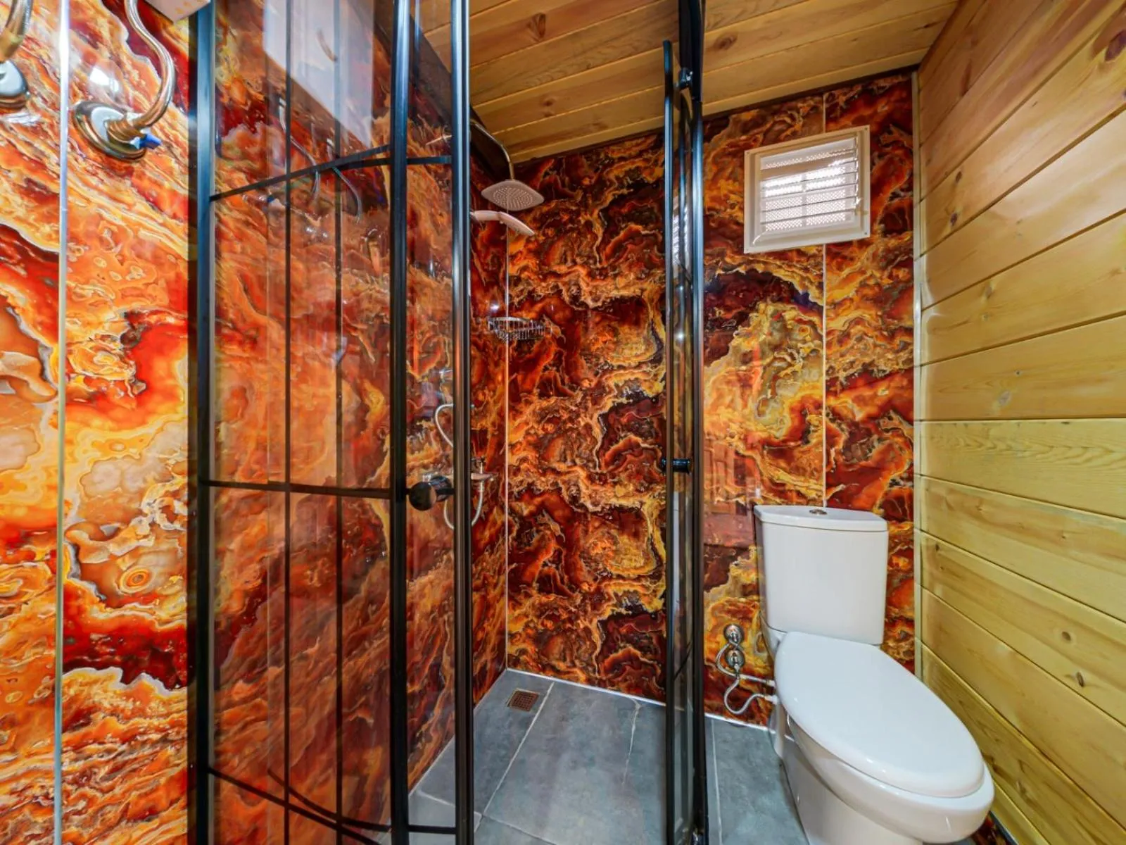 Shower in Mcora Tatil Köyü