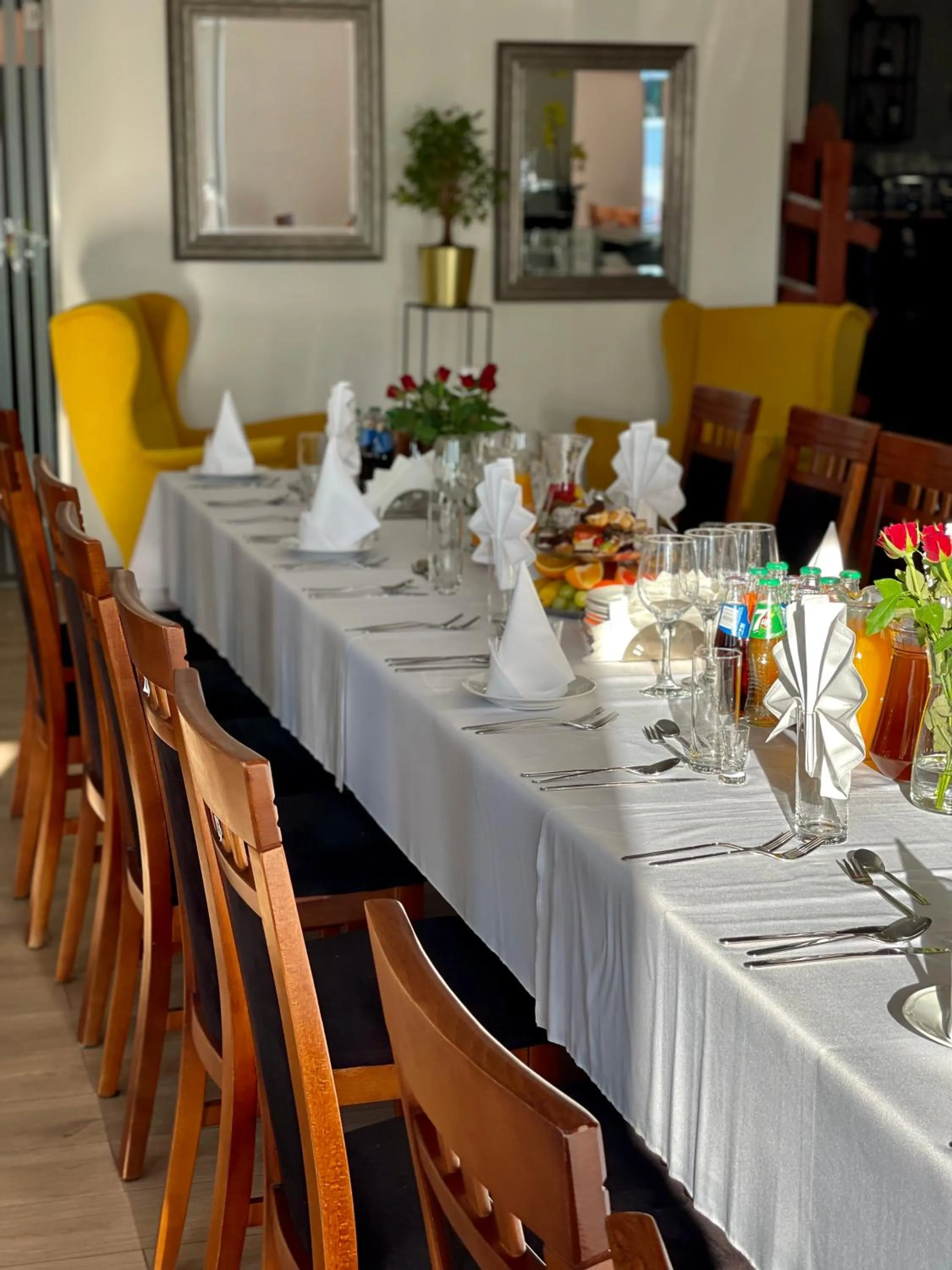 Restaurant/places to eat in Aparthotel Lumen