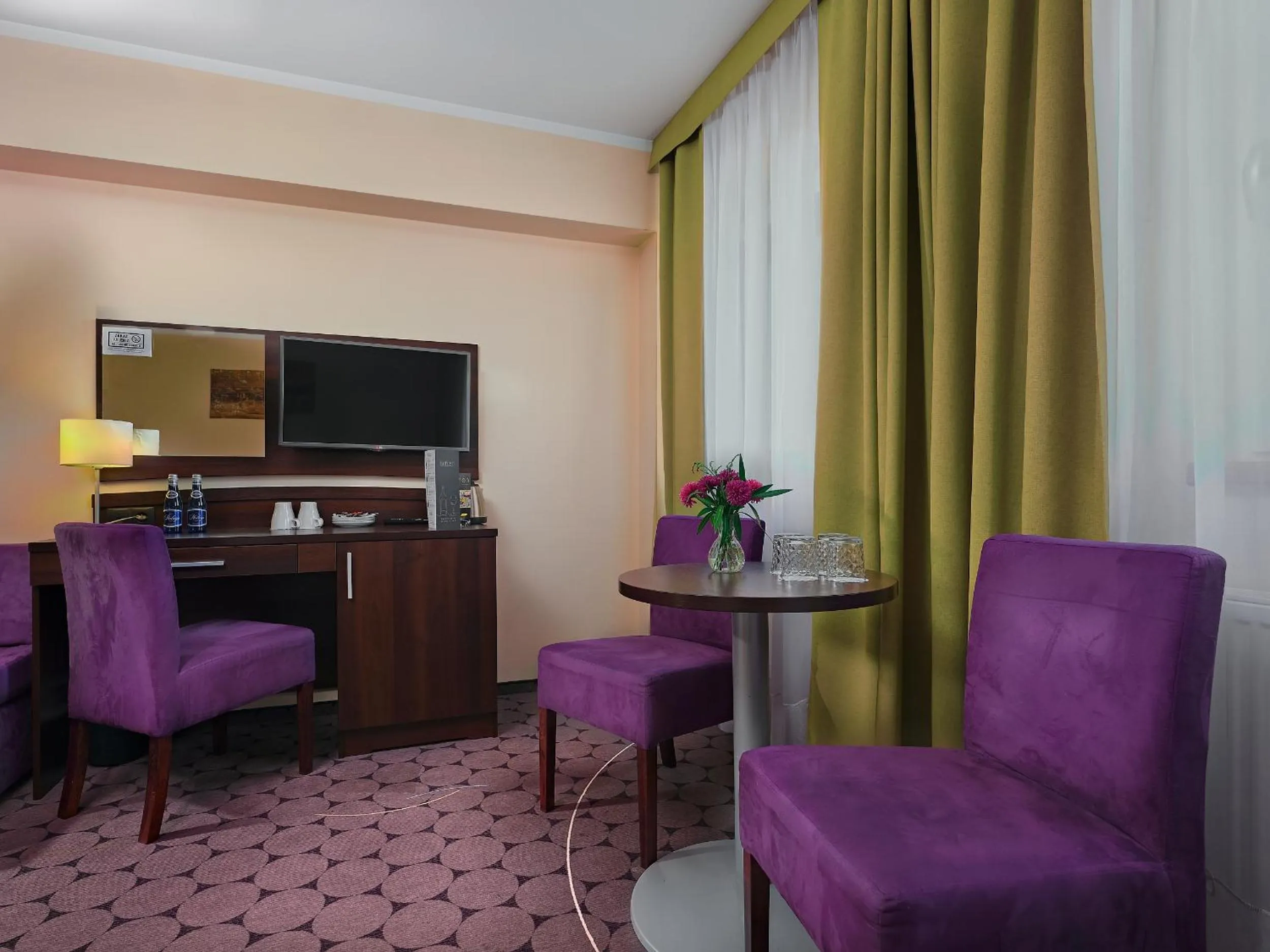 TV and multimedia in Aparthotel Lumen