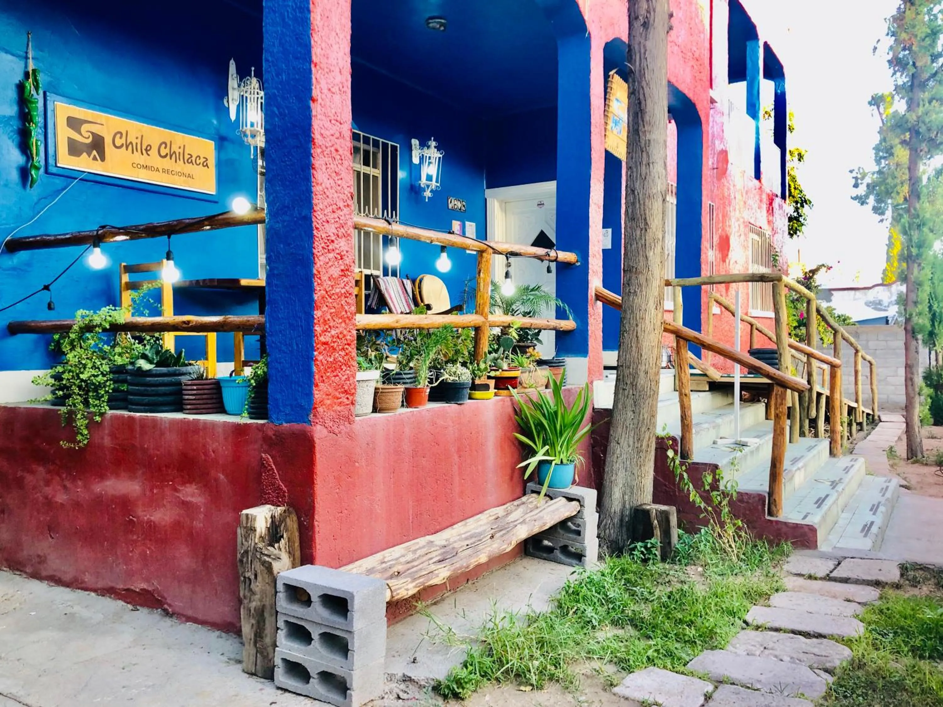 Facade/entrance in Hostal Kuira Bá by Rotamundos